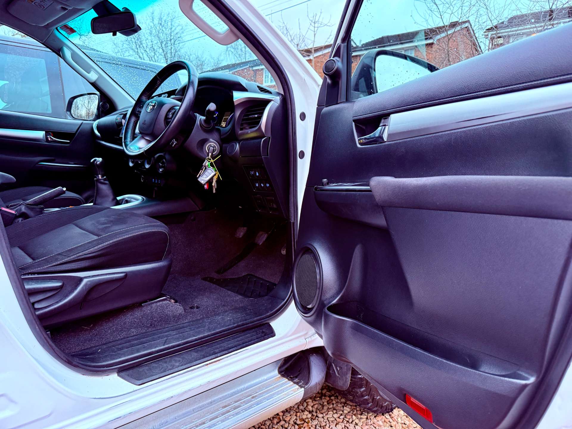 TOYOTA HILUX 2.4 Icon D-4D 4WD Utuility Body 4WD #13