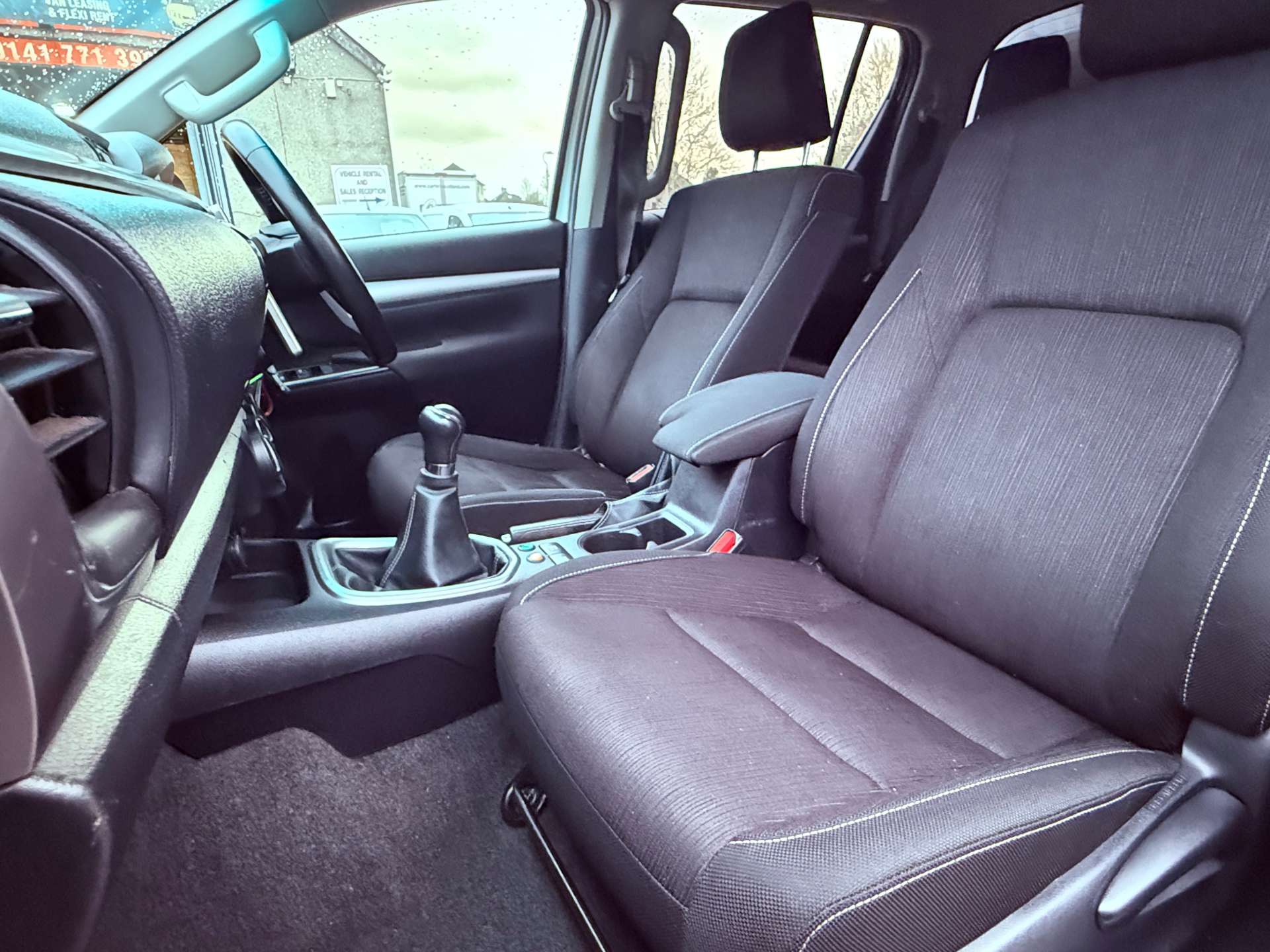 TOYOTA HILUX 2.4 Icon D-4D 4WD Utuility Body 4WD #22