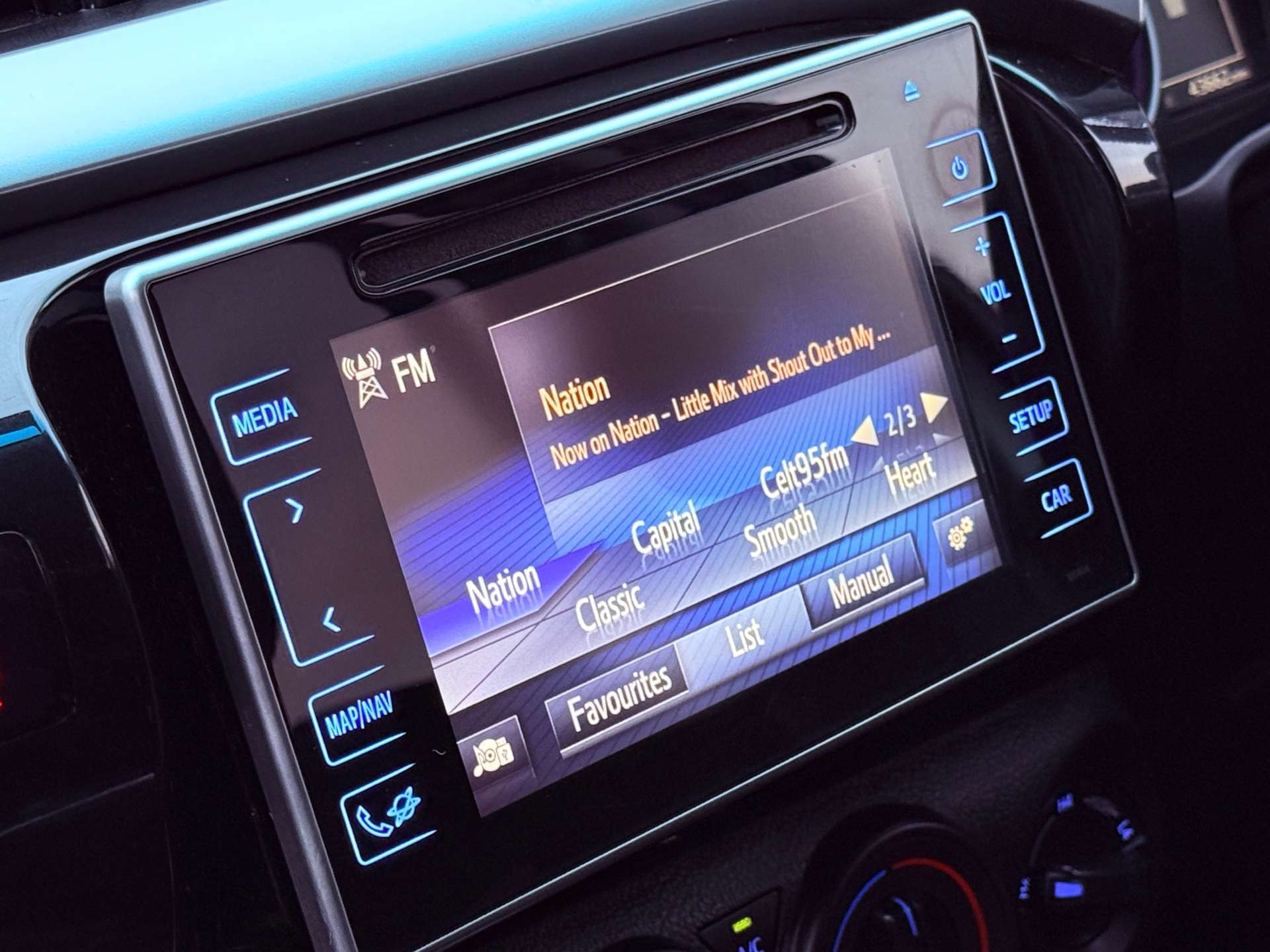 TOYOTA HILUX 2.4 Icon D-4D 4WD Utuility Body 4WD #24