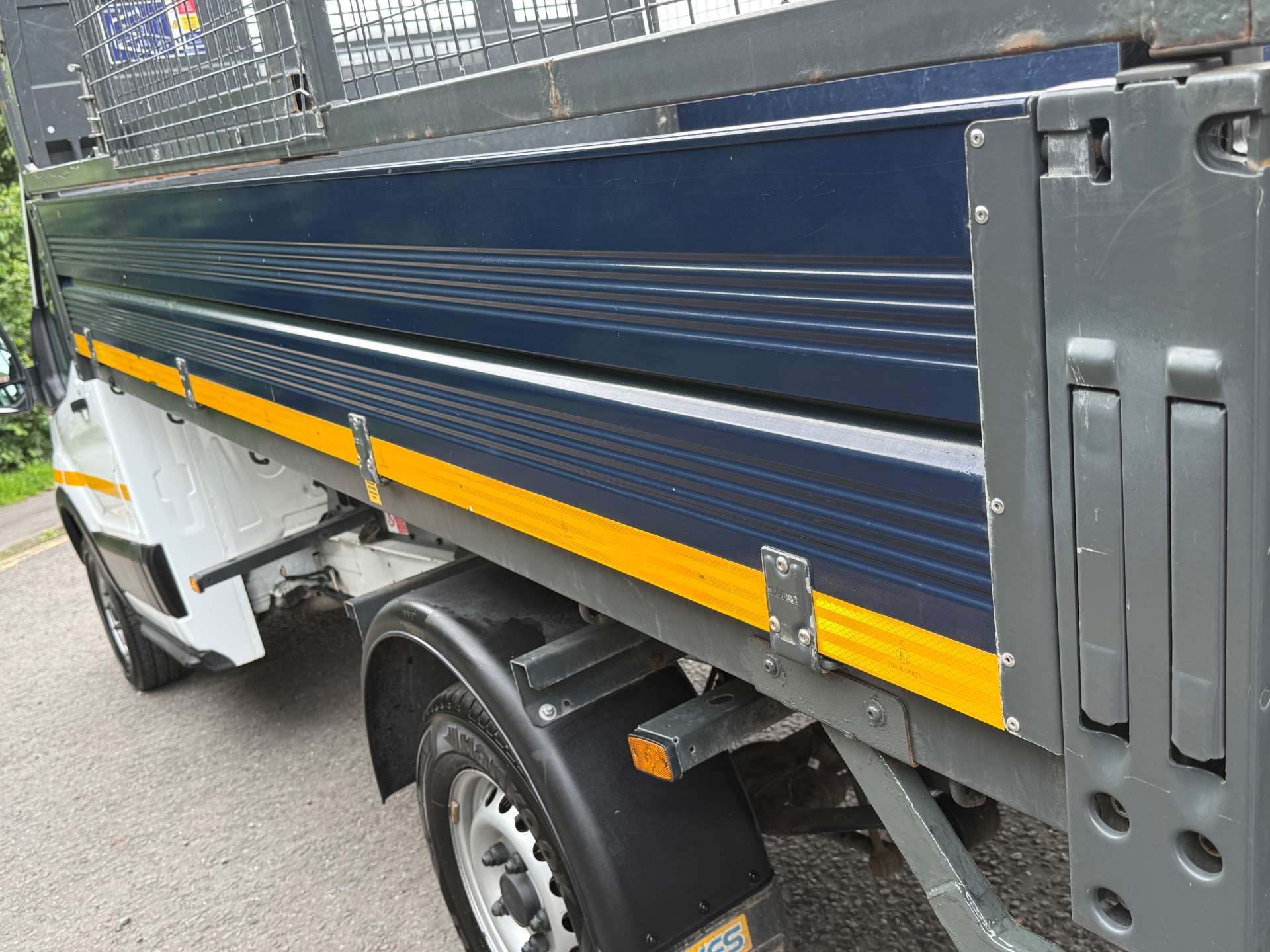 FORD TRANSIT 350 Caged Tipper With Rear Taillift #9