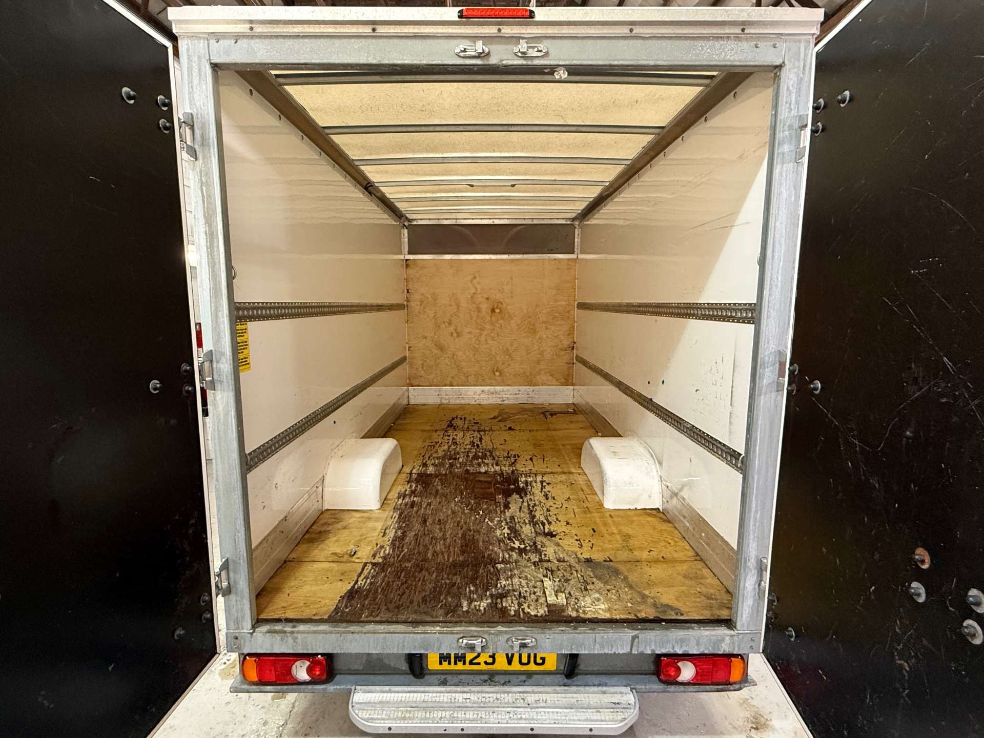 RENAULT MASTER LL35 Business LoLoader Luton Box Van #23