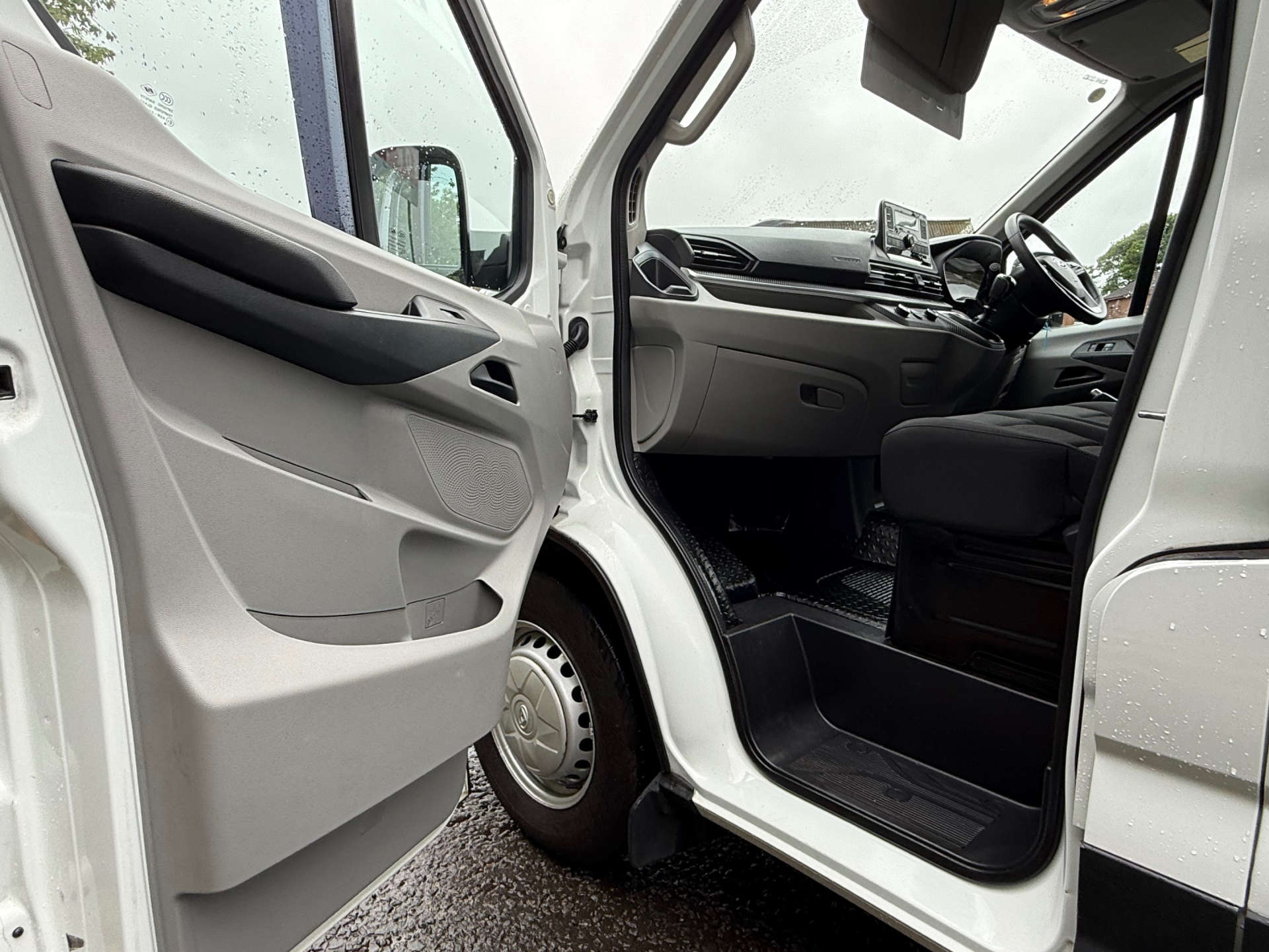 MAXUS DELIVER 9 L3H2 LWB (Choice of 4) #7