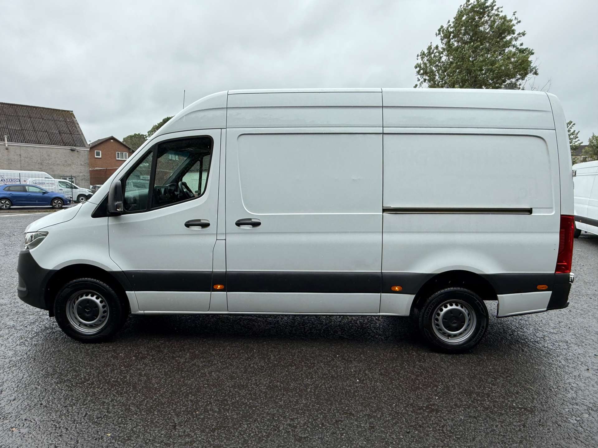 MERCEDES-BENZ SPRINTER 317 CDi Progressive L2H2 RWD #11