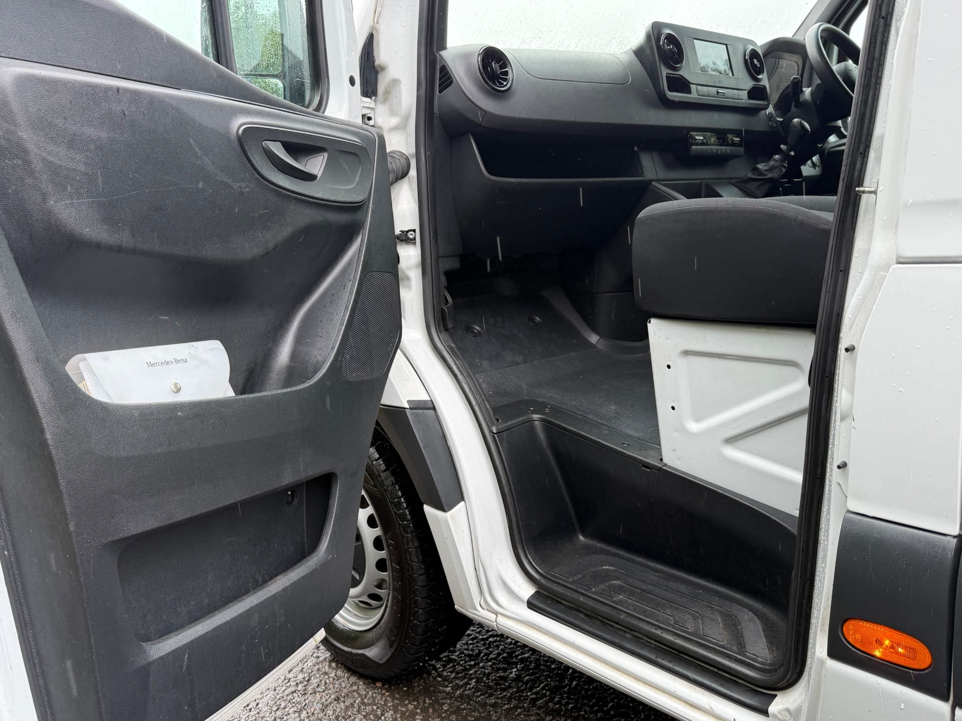 MERCEDES-BENZ SPRINTER 317 CDi Progressive L2H2 RWD #16