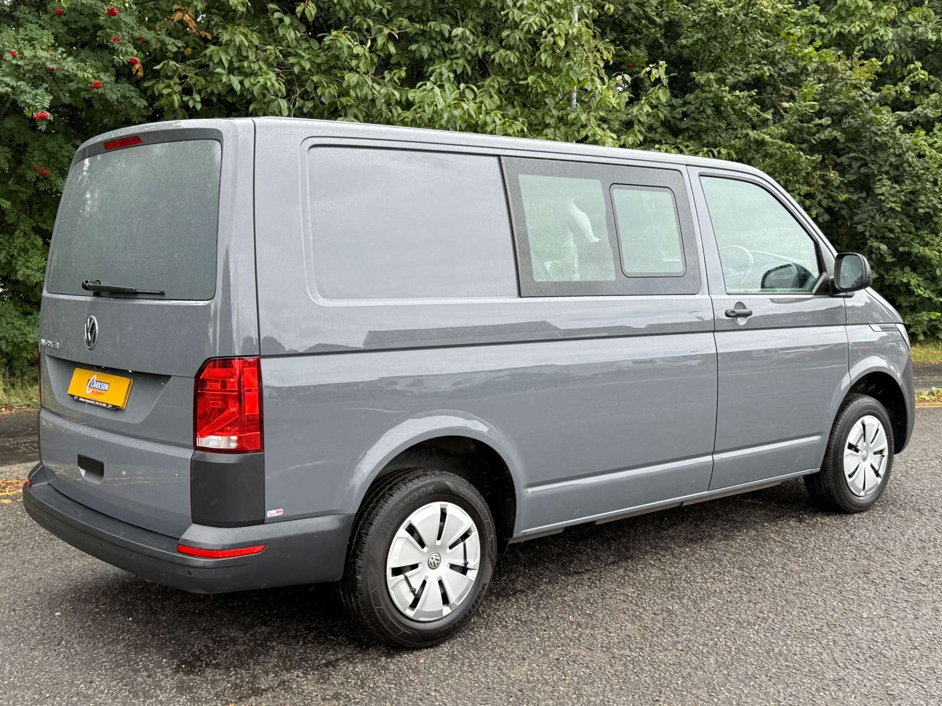 VOLKSWAGEN TRANSPORTER 2.0 T30 StartLine TDI Kombi Van #2