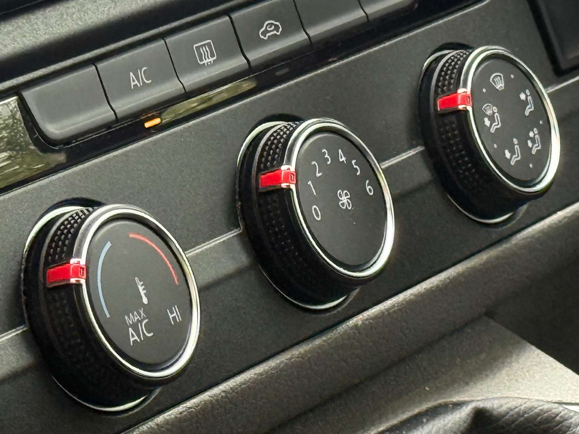 VOLKSWAGEN TRANSPORTER 2.0 T30 StartLine TDI Kombi Van #11