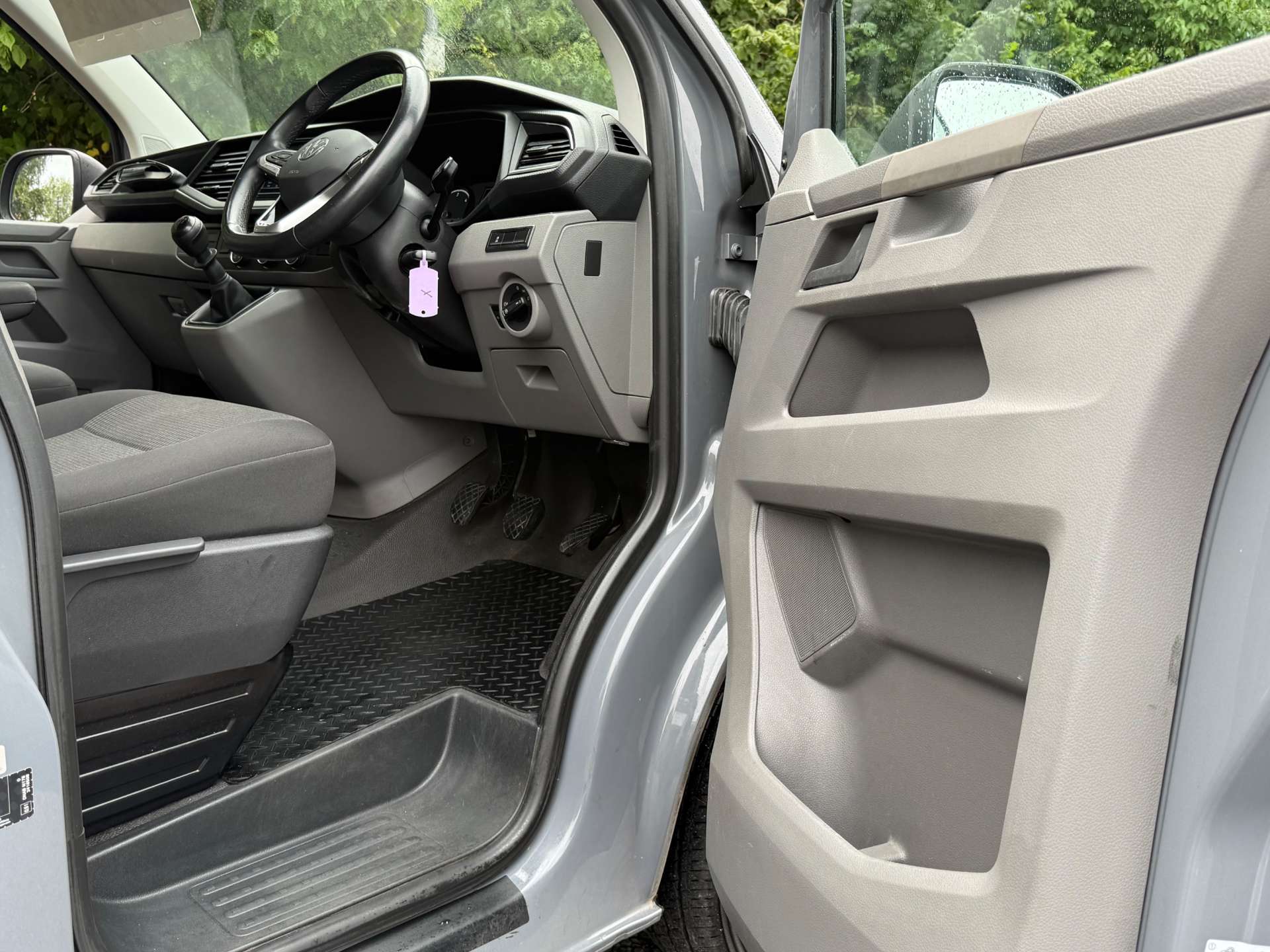VOLKSWAGEN TRANSPORTER 2.0 T30 StartLine TDI Kombi Van #14