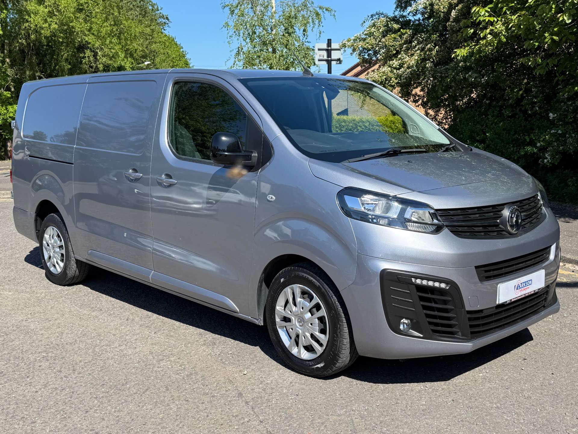 VAUXHALL VIVARO F3100 Sportive L2 #0