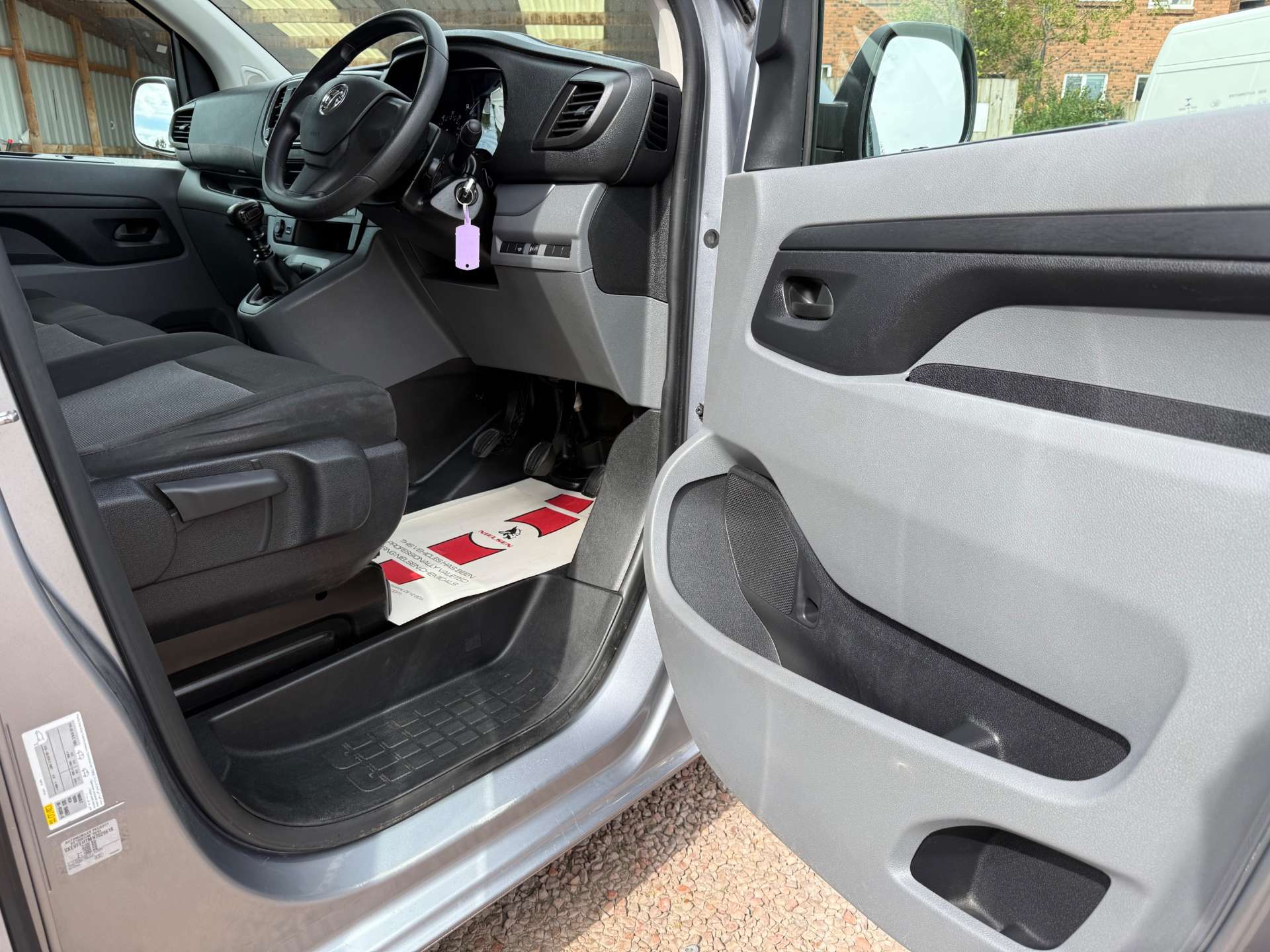 VAUXHALL VIVARO F3100 Sportive L2 #7