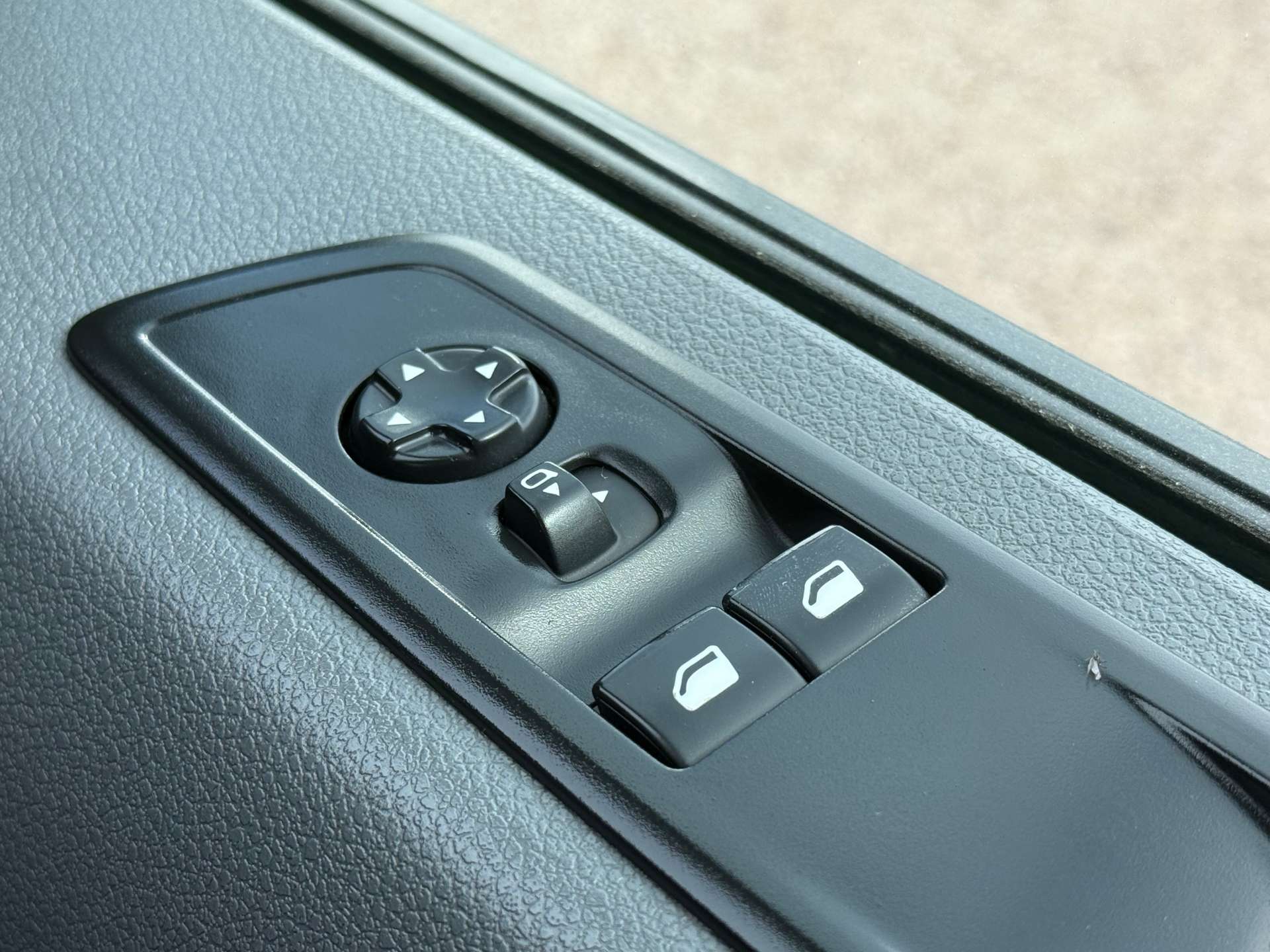 VAUXHALL VIVARO F3100 Sportive L2 #21