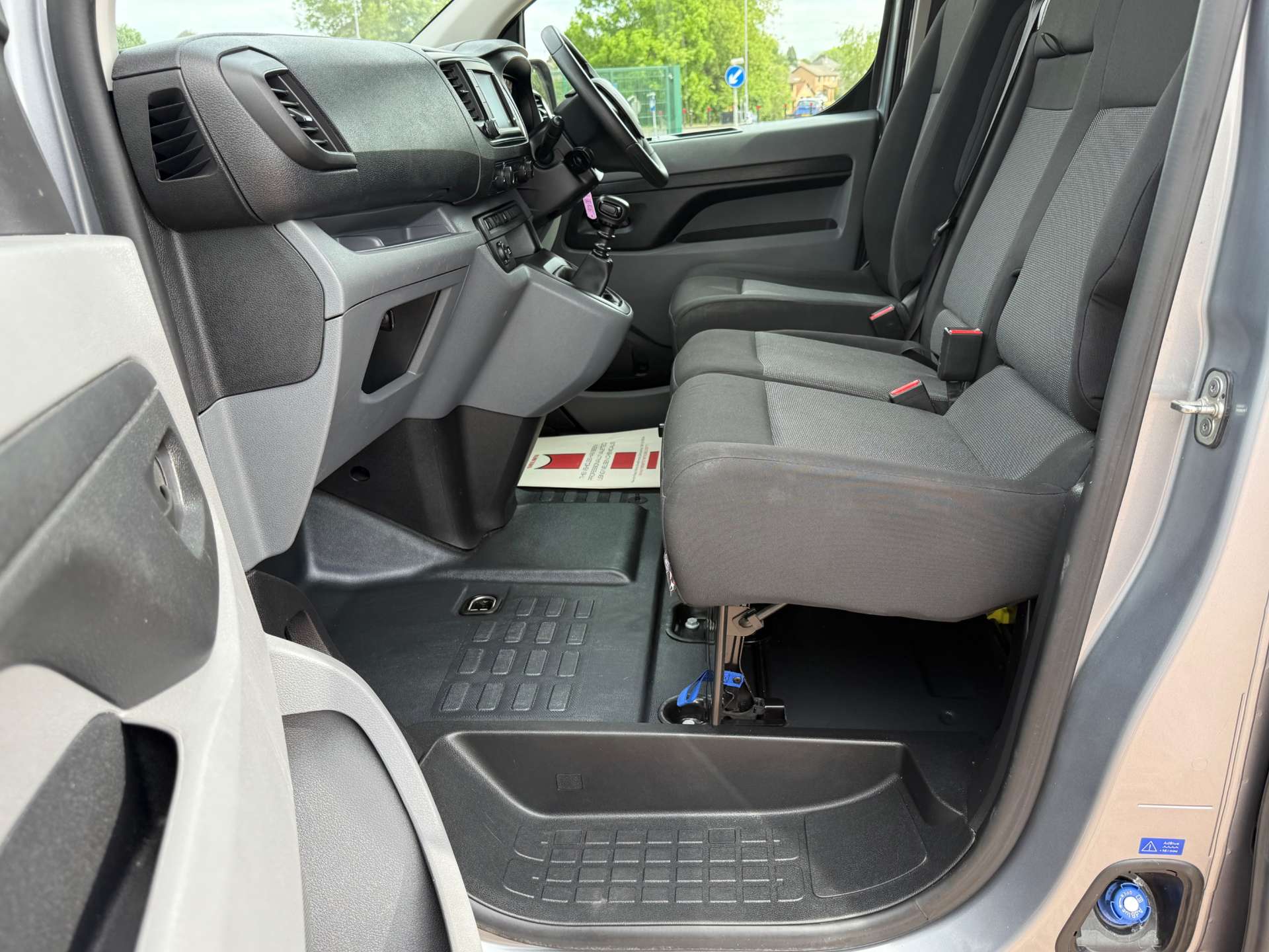 VAUXHALL VIVARO F3100 Sportive L2 #24