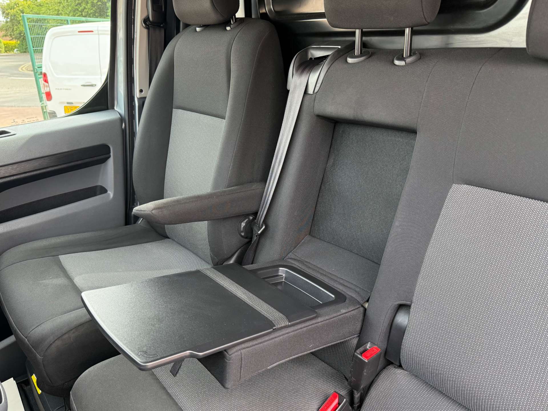 VAUXHALL VIVARO F3100 Sportive L2 #26