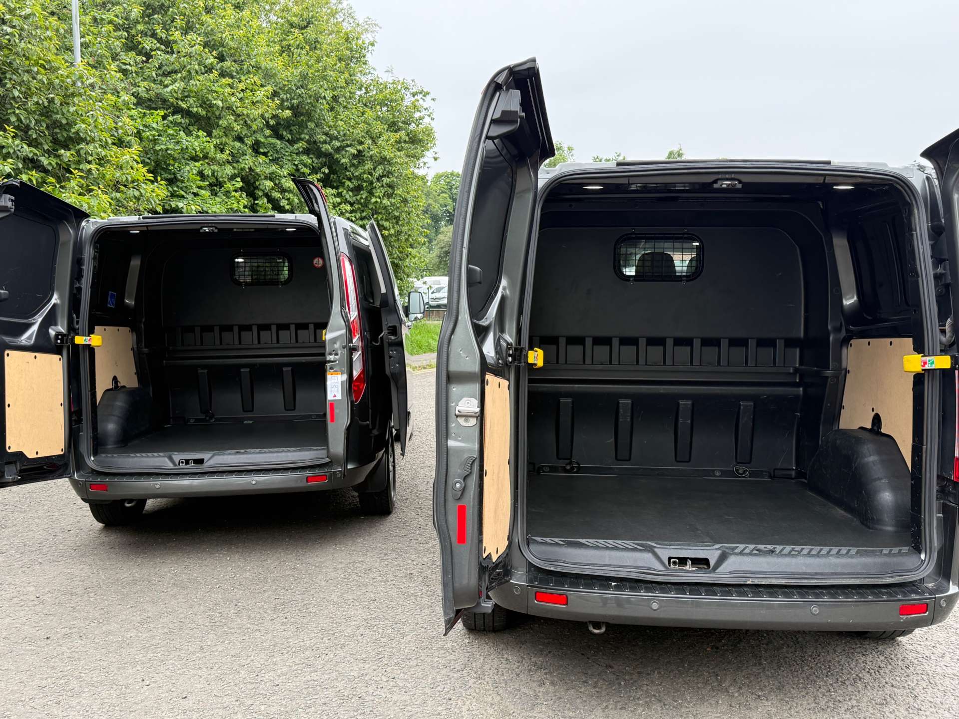FORD TRANSIT CUSTOM 320 Limited 170ps 6 seat Crewvan DCIV Automatic #19