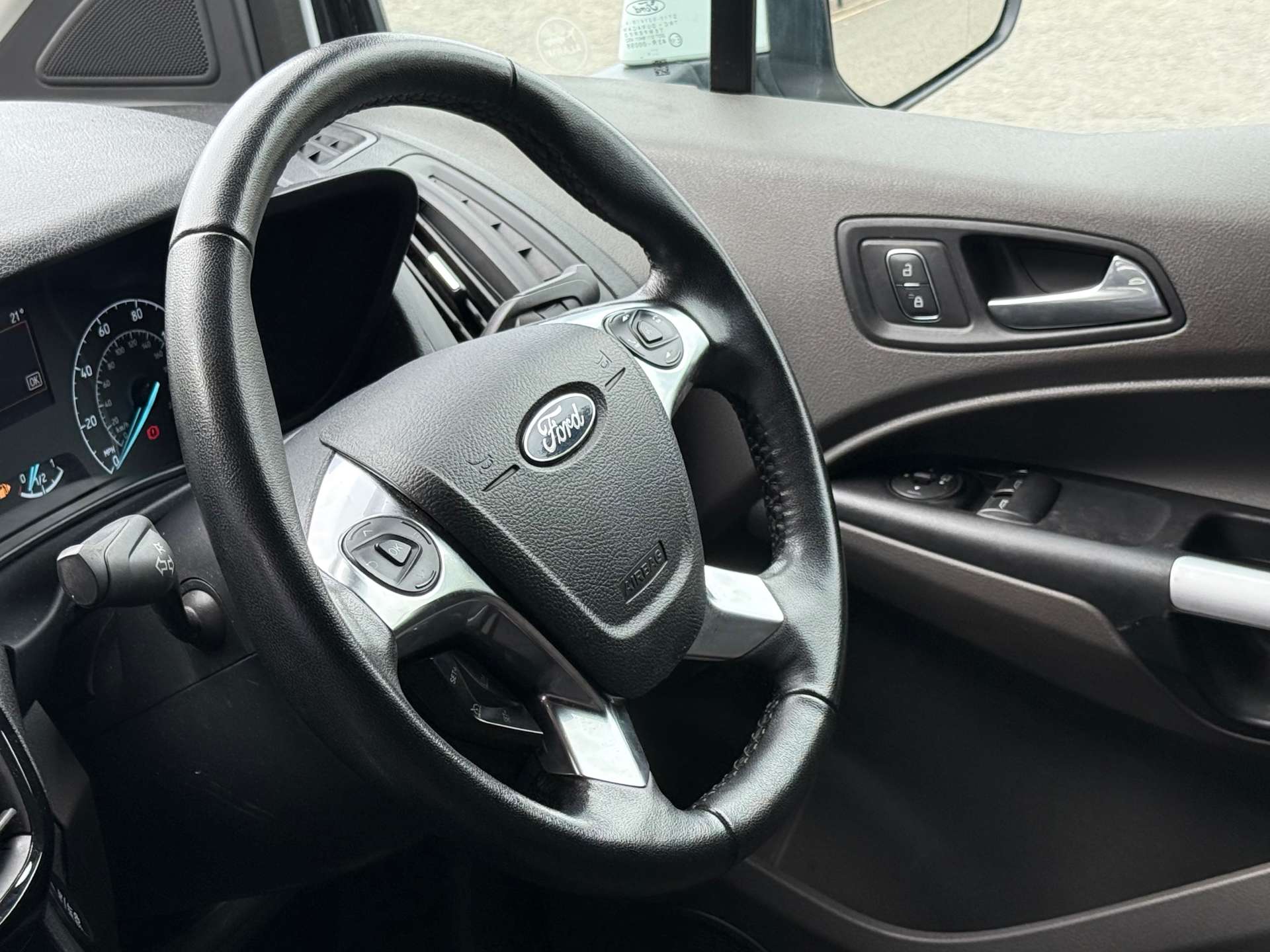 FORD TRANSIT CONNECT 200 Limited TDCi #10