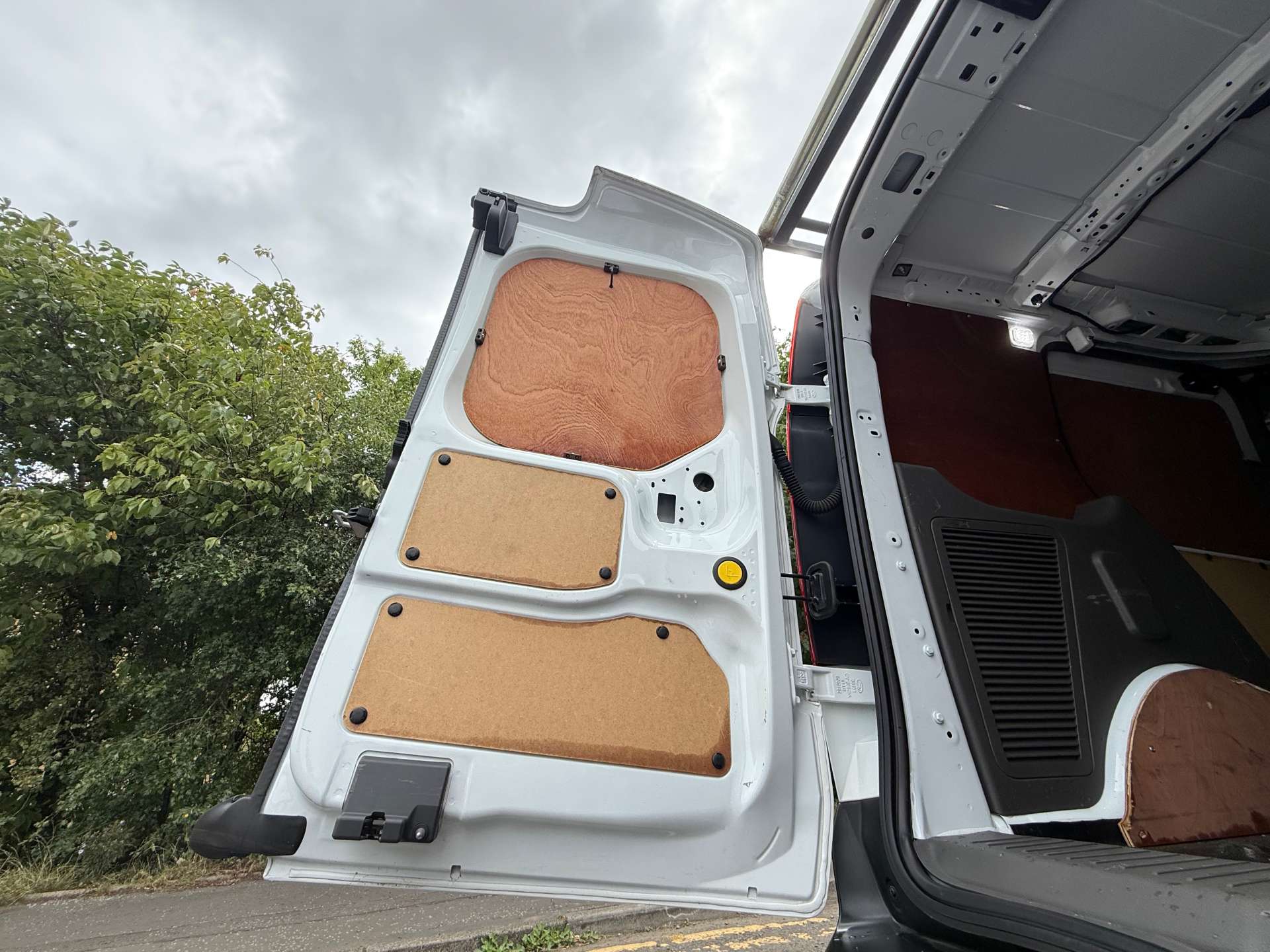 FORD TRANSIT CONNECT 200 Limited TDCi #13