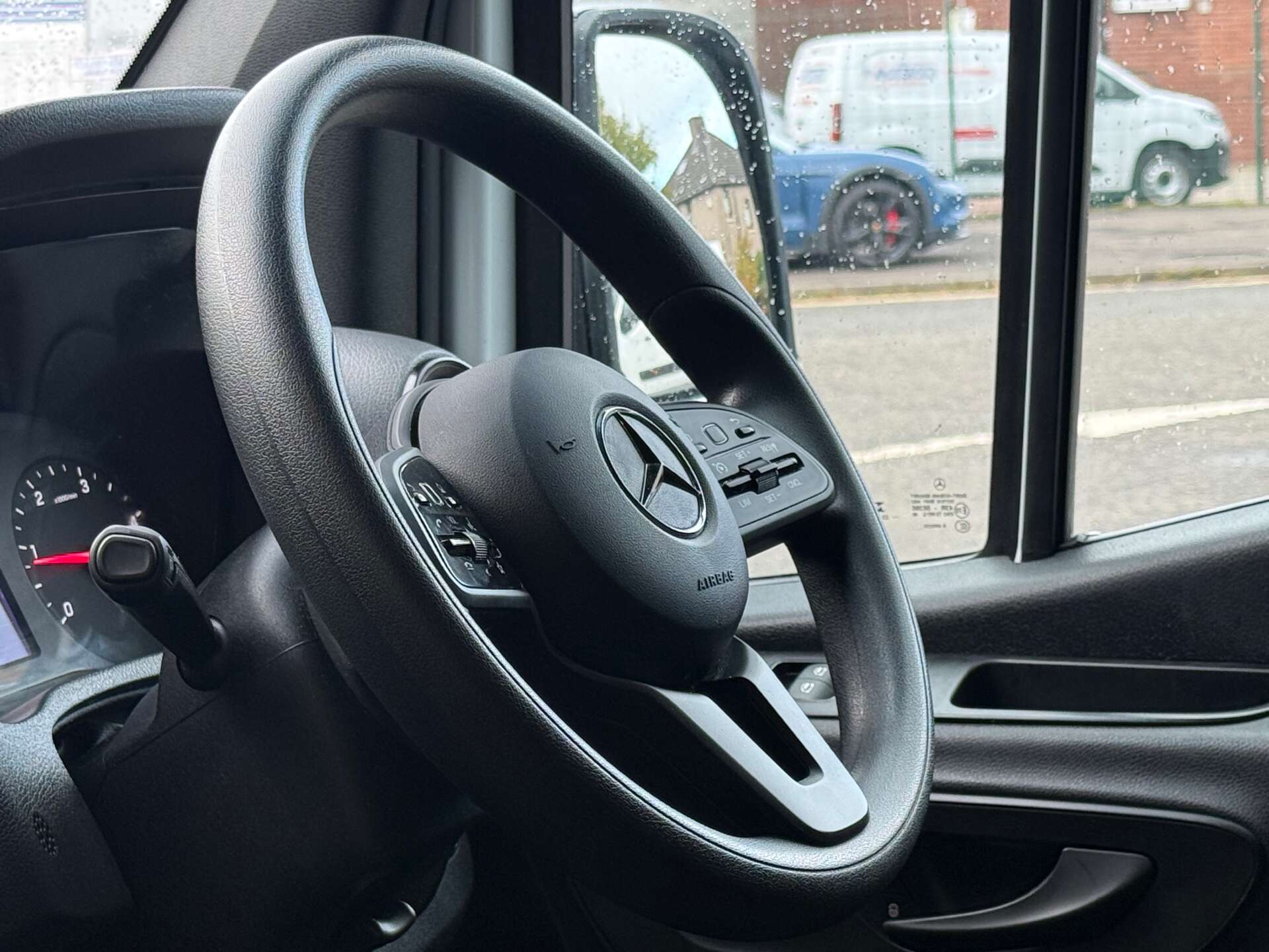 MERCEDES-BENZ SPRINTER 317 Progressive CDi L2H2 (RWD) #9