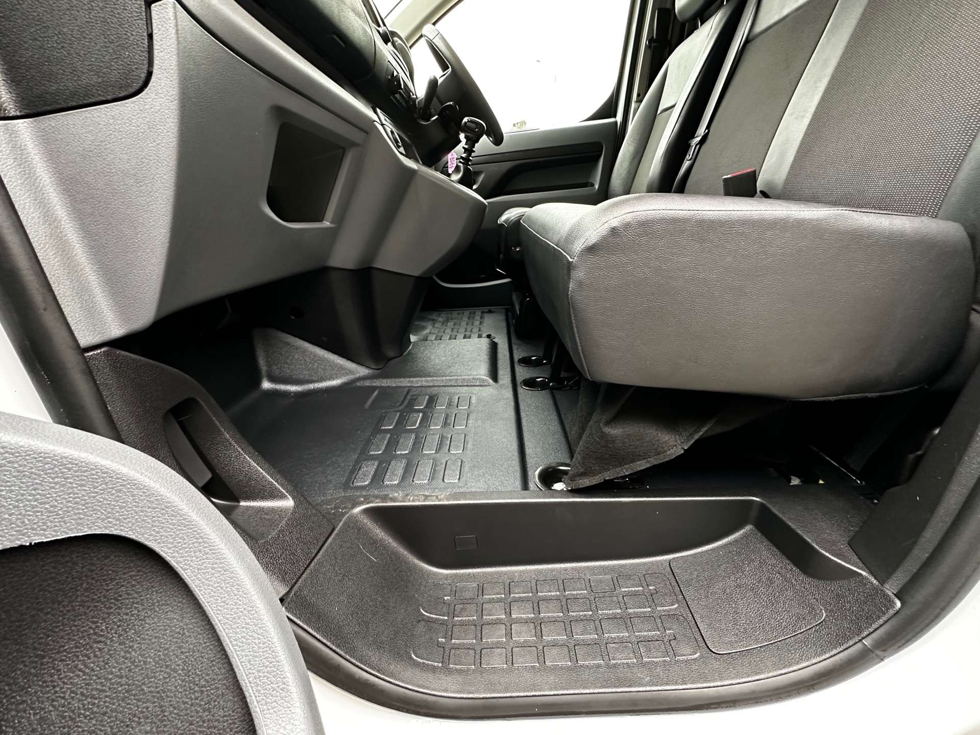 VAUXHALL VIVARO 2900 Dynamic L2 (Choice) #10