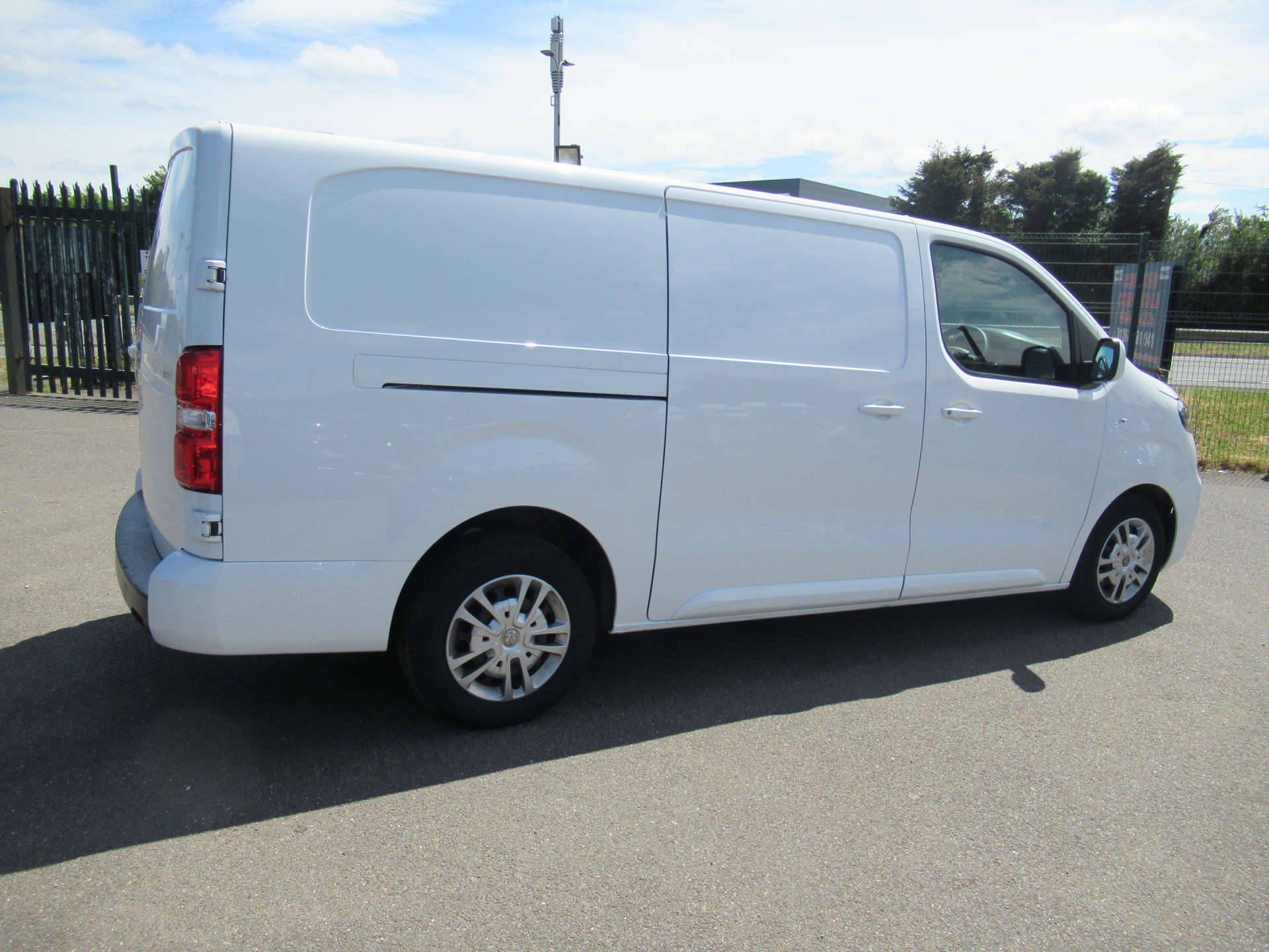 VAUXHALL VIVARO 1.5 Vivaro 2900 Sportive S/S #9