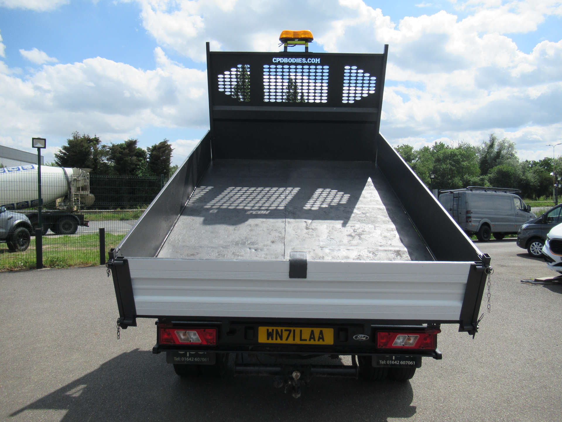FORD TRANSIT 2.0 350 EcoBlue Leader Tipper 2dr Diesel Auto L2 Euro 6 (s/s) (1-Way, 1-Stop) (130 ps) #9