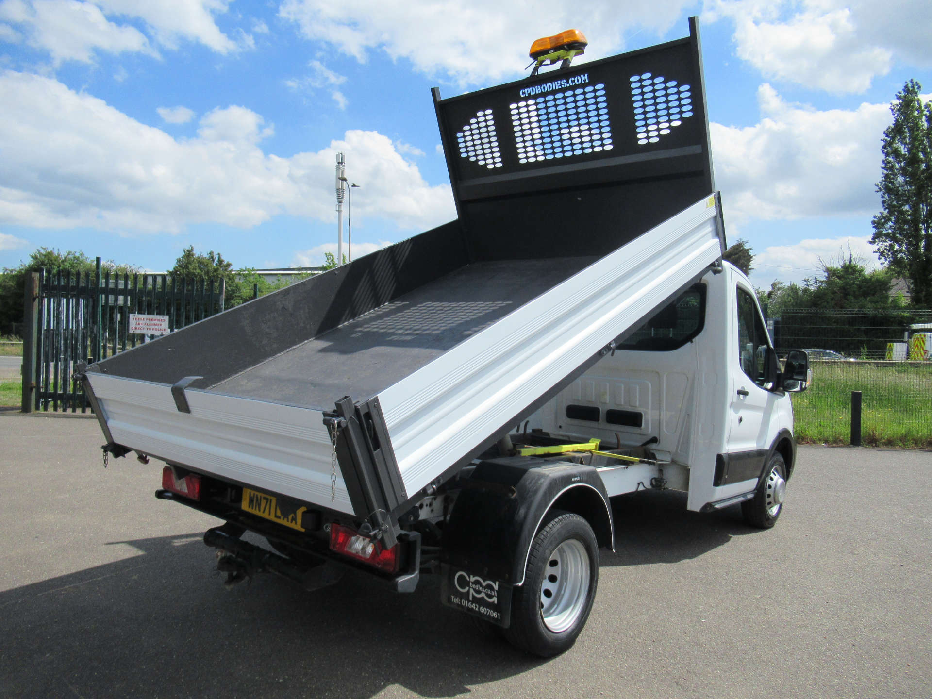 FORD TRANSIT 2.0 350 EcoBlue Leader Tipper 2dr Diesel Auto L2 Euro 6 (s/s) (1-Way, 1-Stop) (130 ps) #10