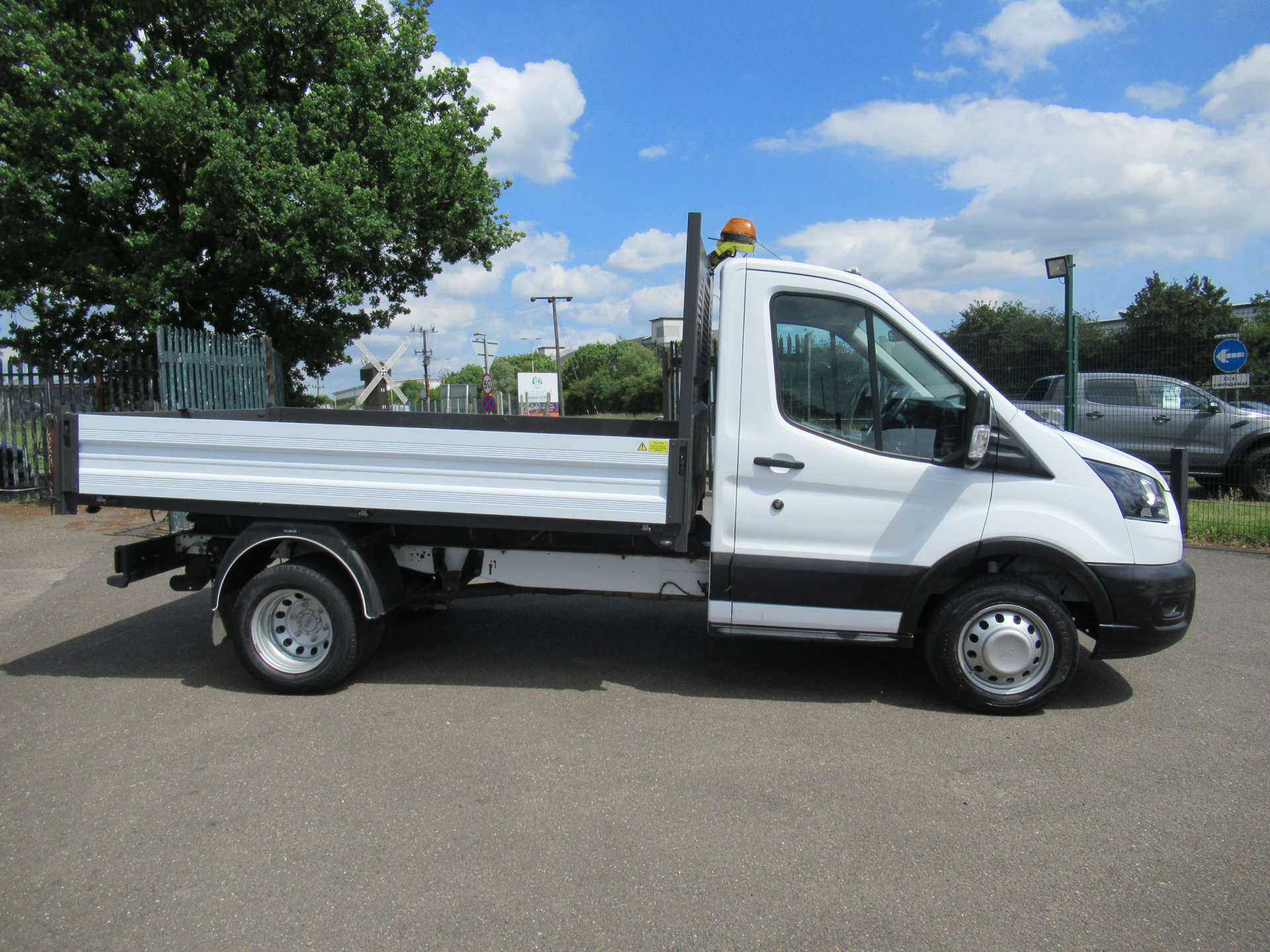 FORD TRANSIT 2.0 350 EcoBlue Leader Tipper 2dr Diesel Auto L2 Euro 6 (s/s) (1-Way, 1-Stop) (130 ps) #14