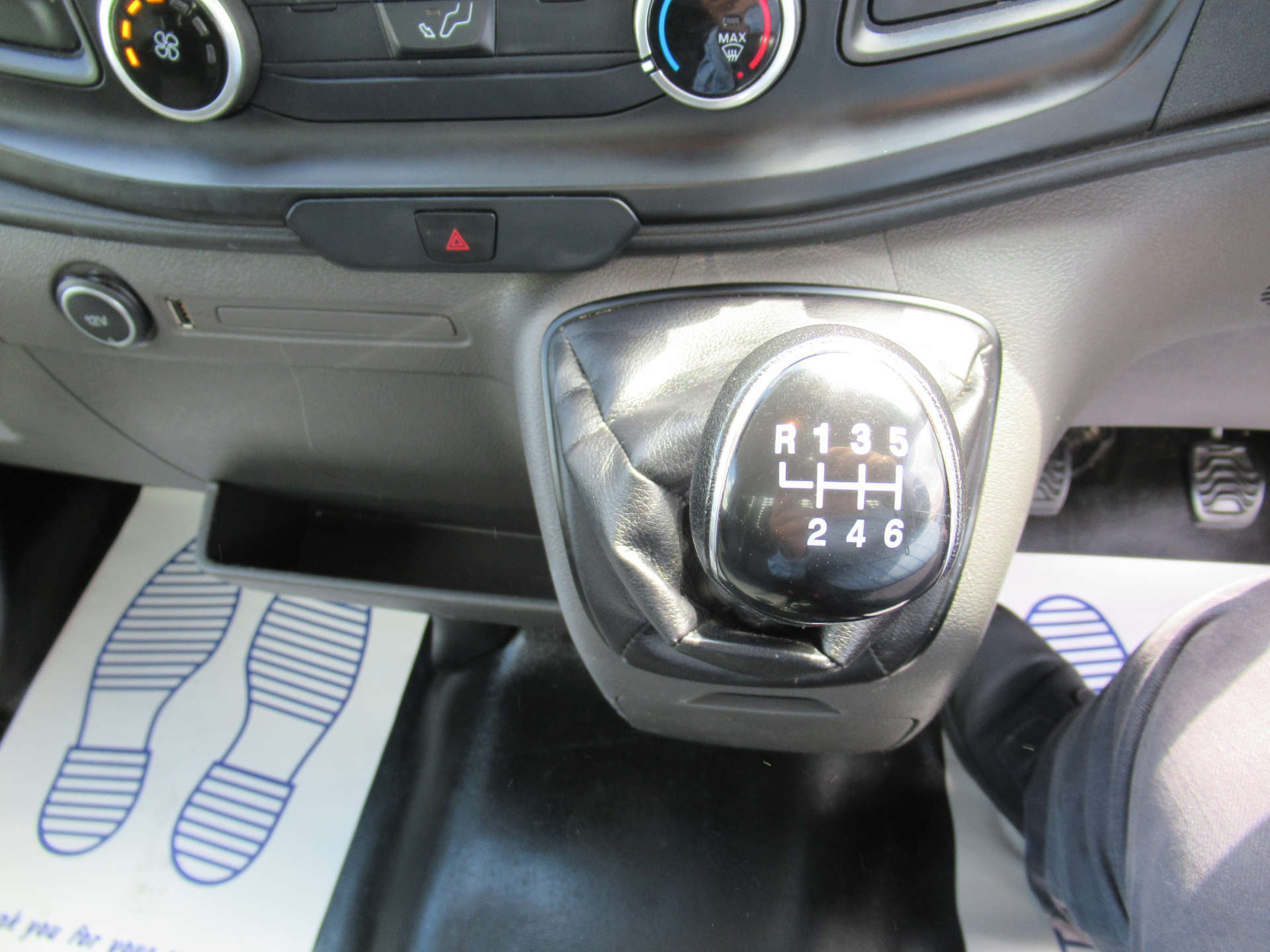 FORD TRANSIT 2.0 350 EcoBlue Leader Tipper 2dr Diesel Auto L2 Euro 6 (s/s) (1-Way, 1-Stop) (130 ps) #19