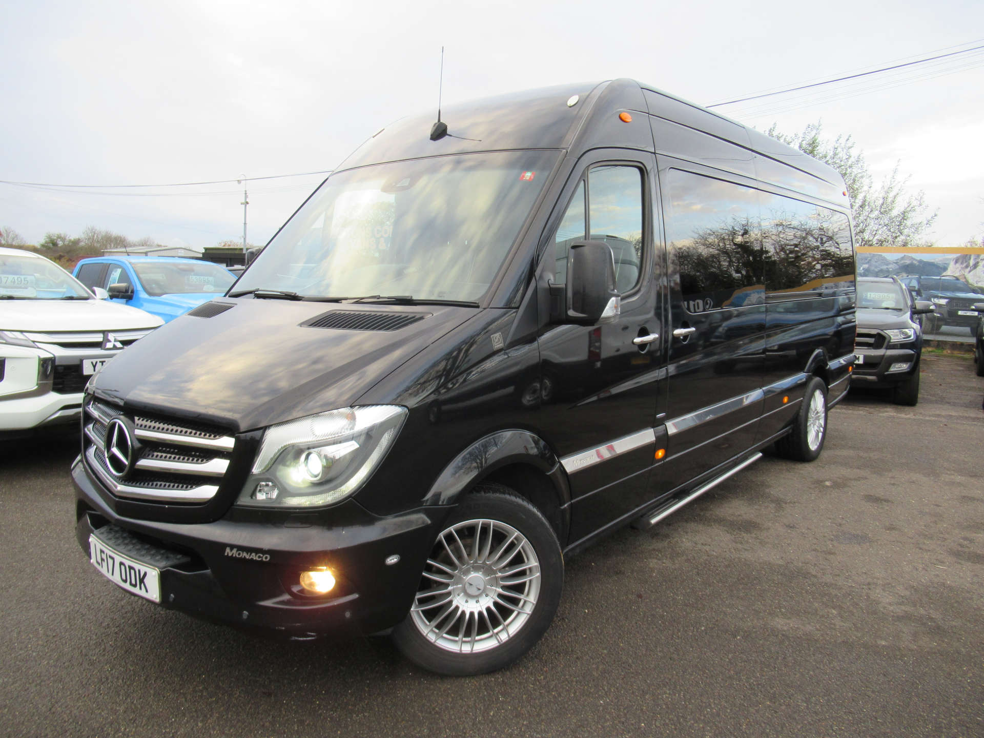 MERCEDES-BENZ SPRINTER 3.0 Sprinter 319 CDI 8 seater party bus limo #5