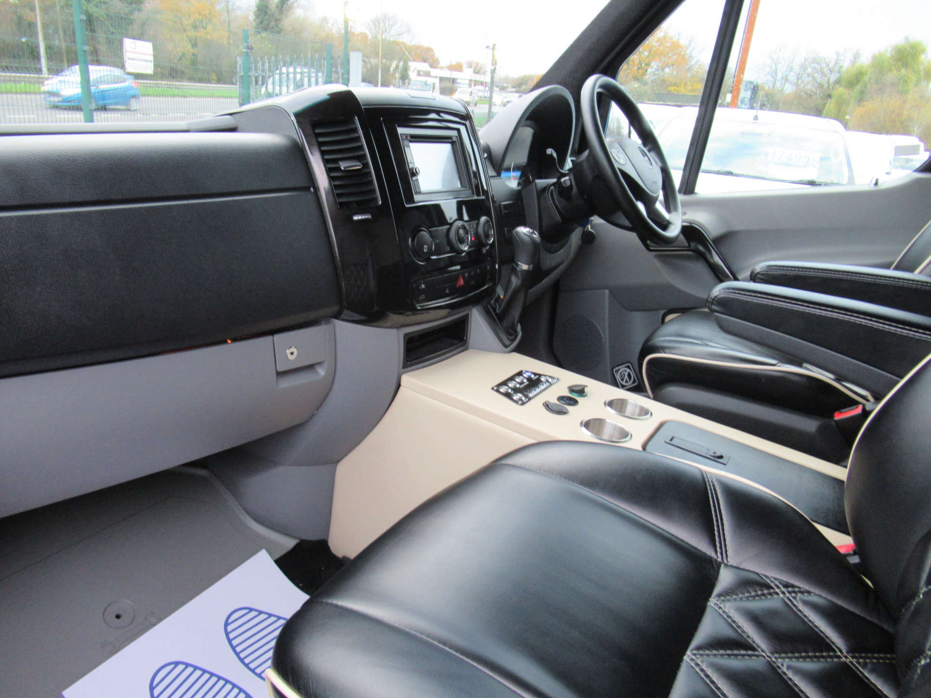 MERCEDES-BENZ SPRINTER 3.0 Sprinter 319 CDI 8 seater party bus limo #10