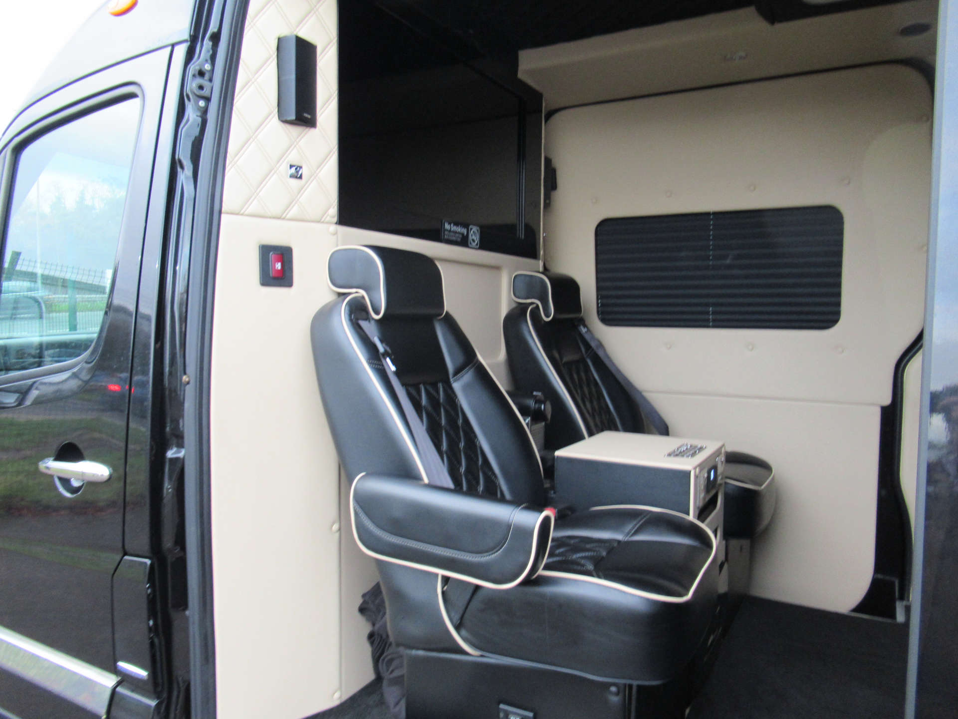 MERCEDES-BENZ SPRINTER 3.0 Sprinter 319 CDI 8 seater party bus limo #13