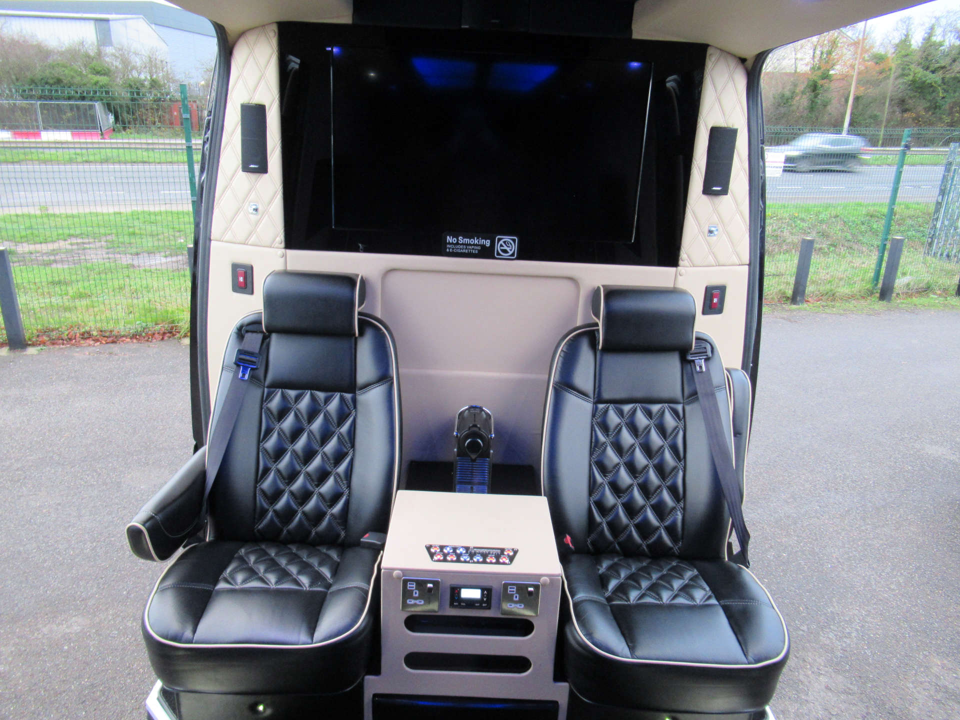 MERCEDES-BENZ SPRINTER 3.0 Sprinter 319 CDI 8 seater party bus limo #17