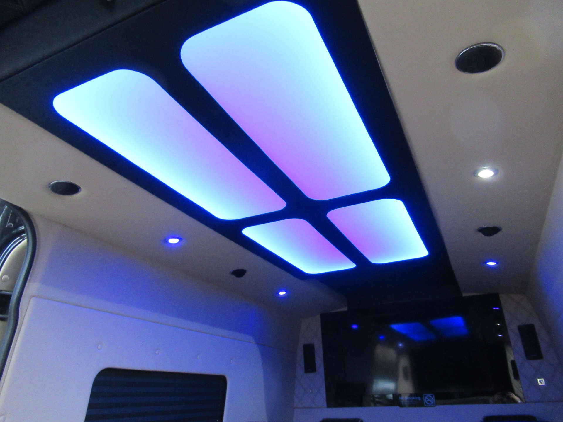 MERCEDES-BENZ SPRINTER 3.0 Sprinter 319 CDI 8 seater party bus limo #2