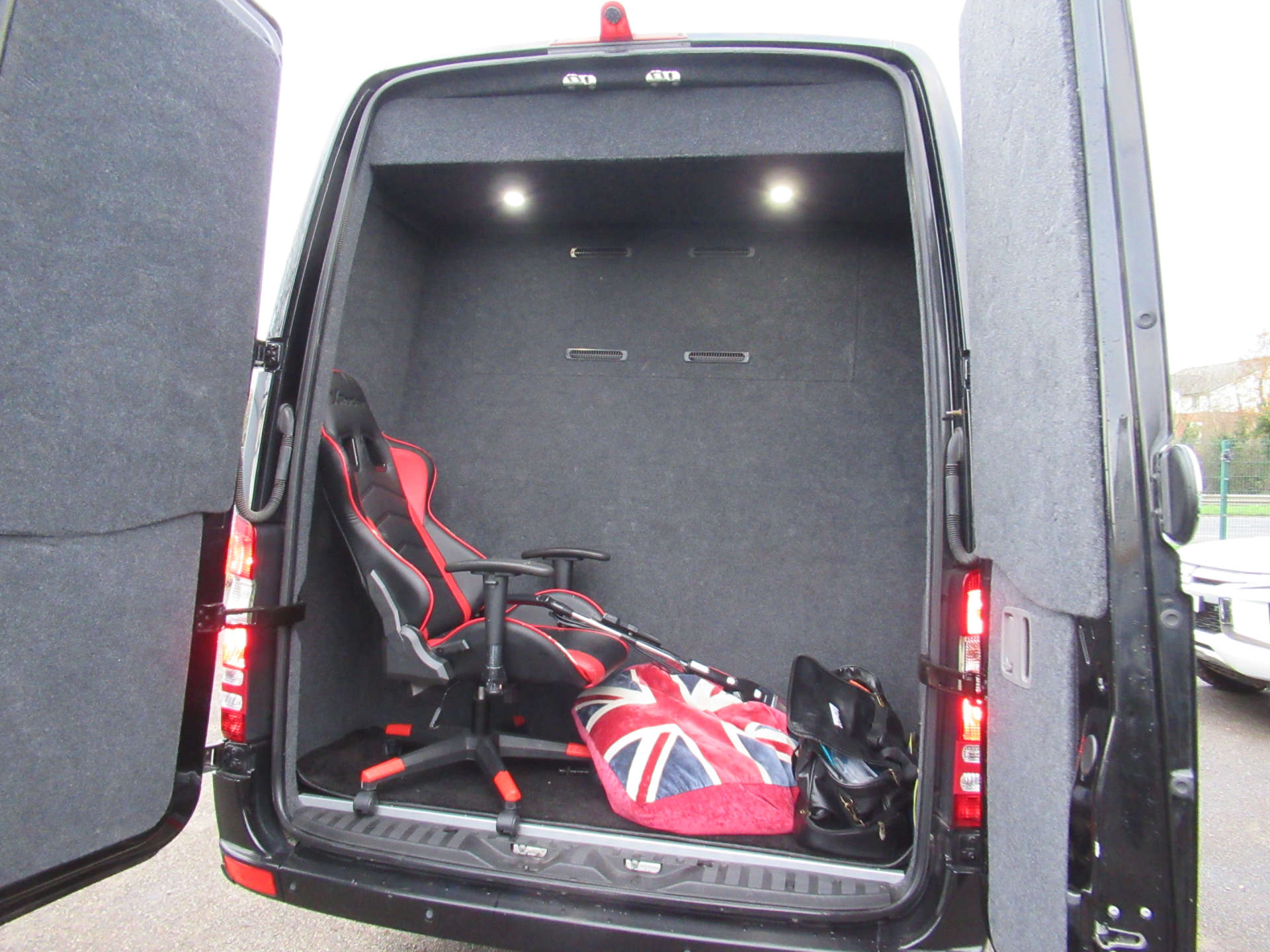 MERCEDES-BENZ SPRINTER 3.0 Sprinter 319 CDI 8 seater party bus limo #22