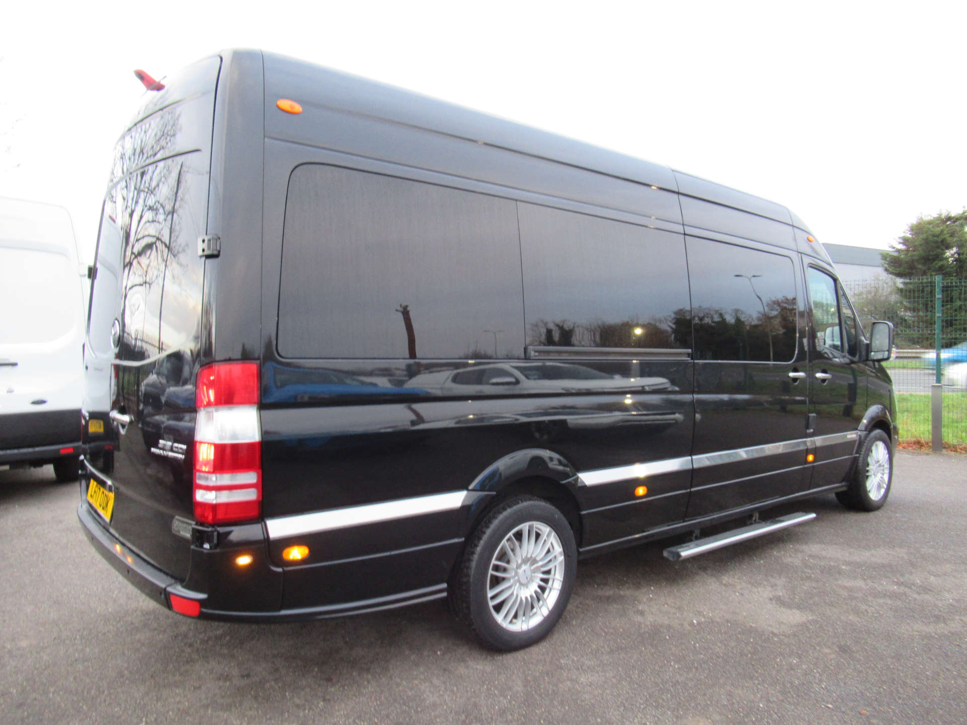MERCEDES-BENZ SPRINTER 3.0 Sprinter 319 CDI 8 seater party bus limo #24