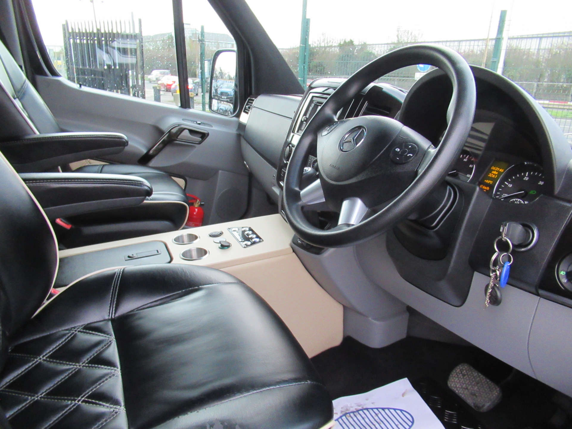 MERCEDES-BENZ SPRINTER 3.0 Sprinter 319 CDI 8 seater party bus limo #27