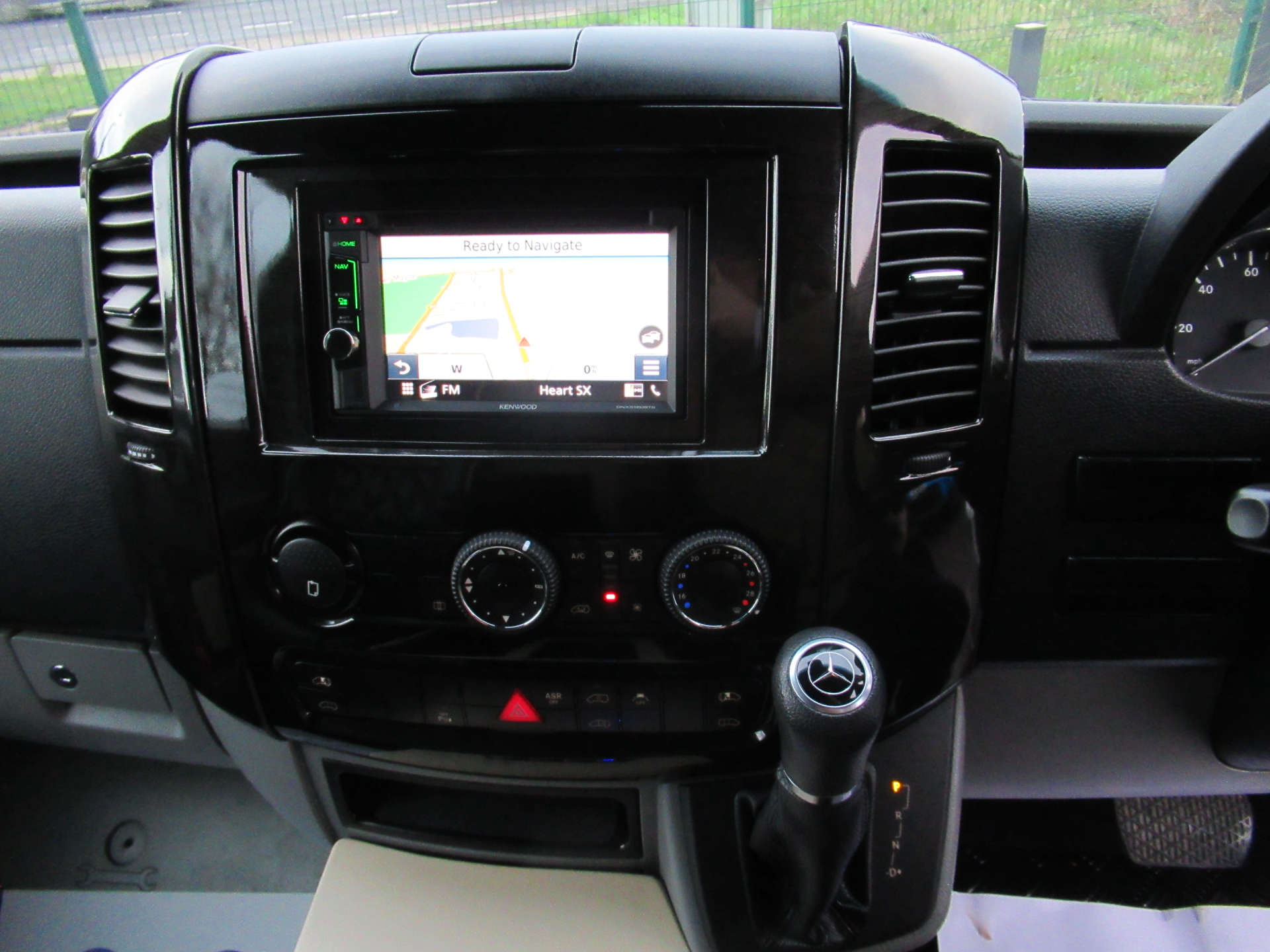 MERCEDES-BENZ SPRINTER 3.0 Sprinter 319 CDI 8 seater party bus limo #33