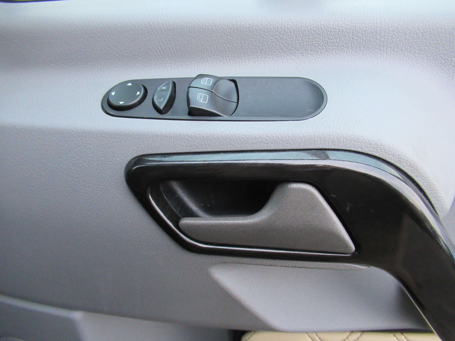 MERCEDES-BENZ SPRINTER 3.0 Sprinter 319 CDI 8 seater party bus limo #39