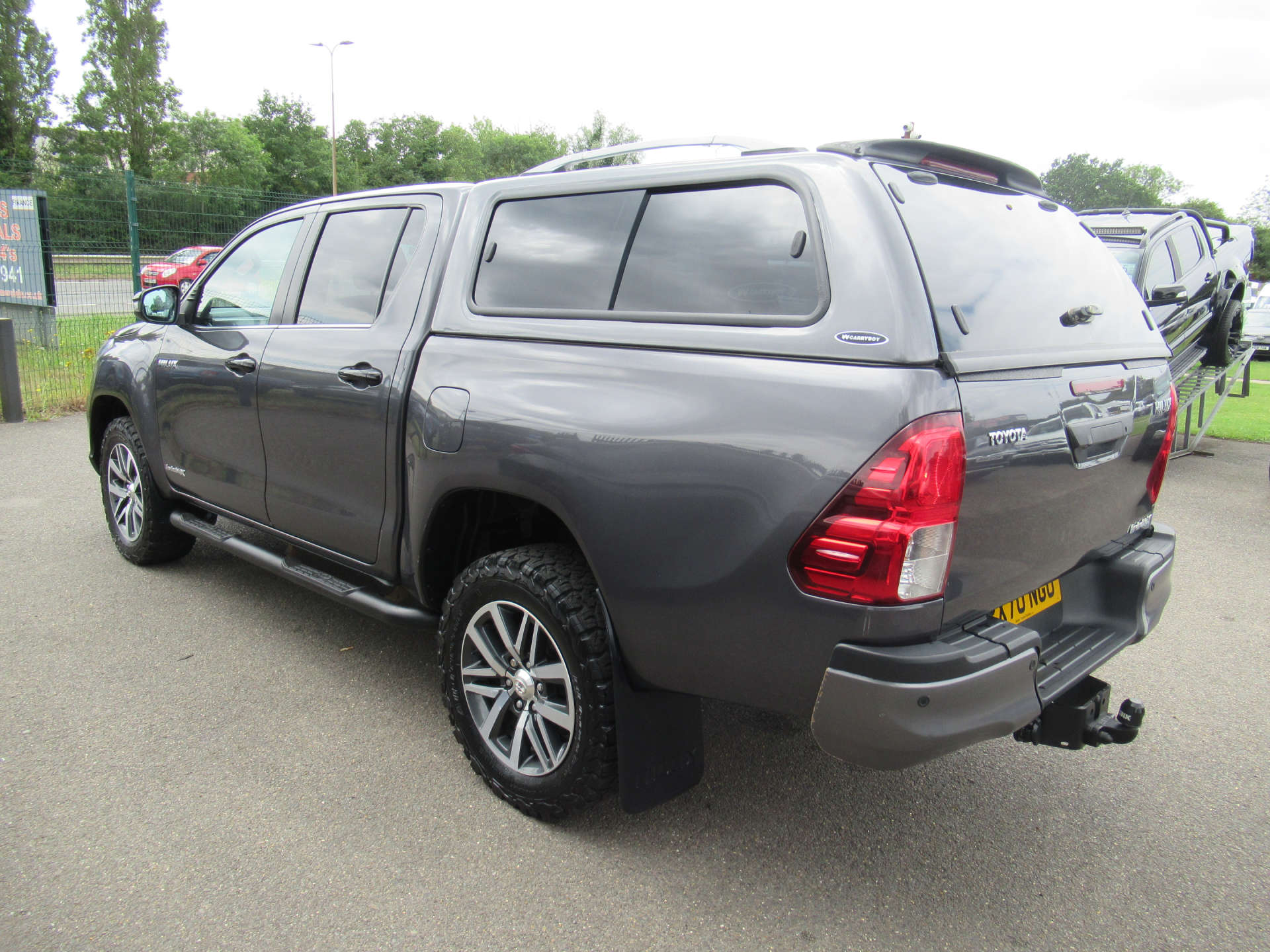 TOYOTA HILUX 2.4 HI-Luxury Invincible X D-4D 4WD Double Cab Auto 4WD 5dr #7