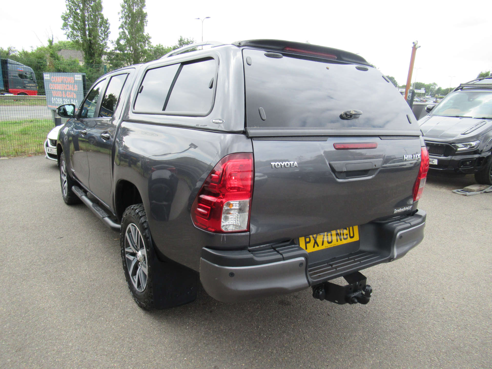 TOYOTA HILUX 2.4 HI-Luxury Invincible X D-4D 4WD Double Cab Auto 4WD 5dr #8