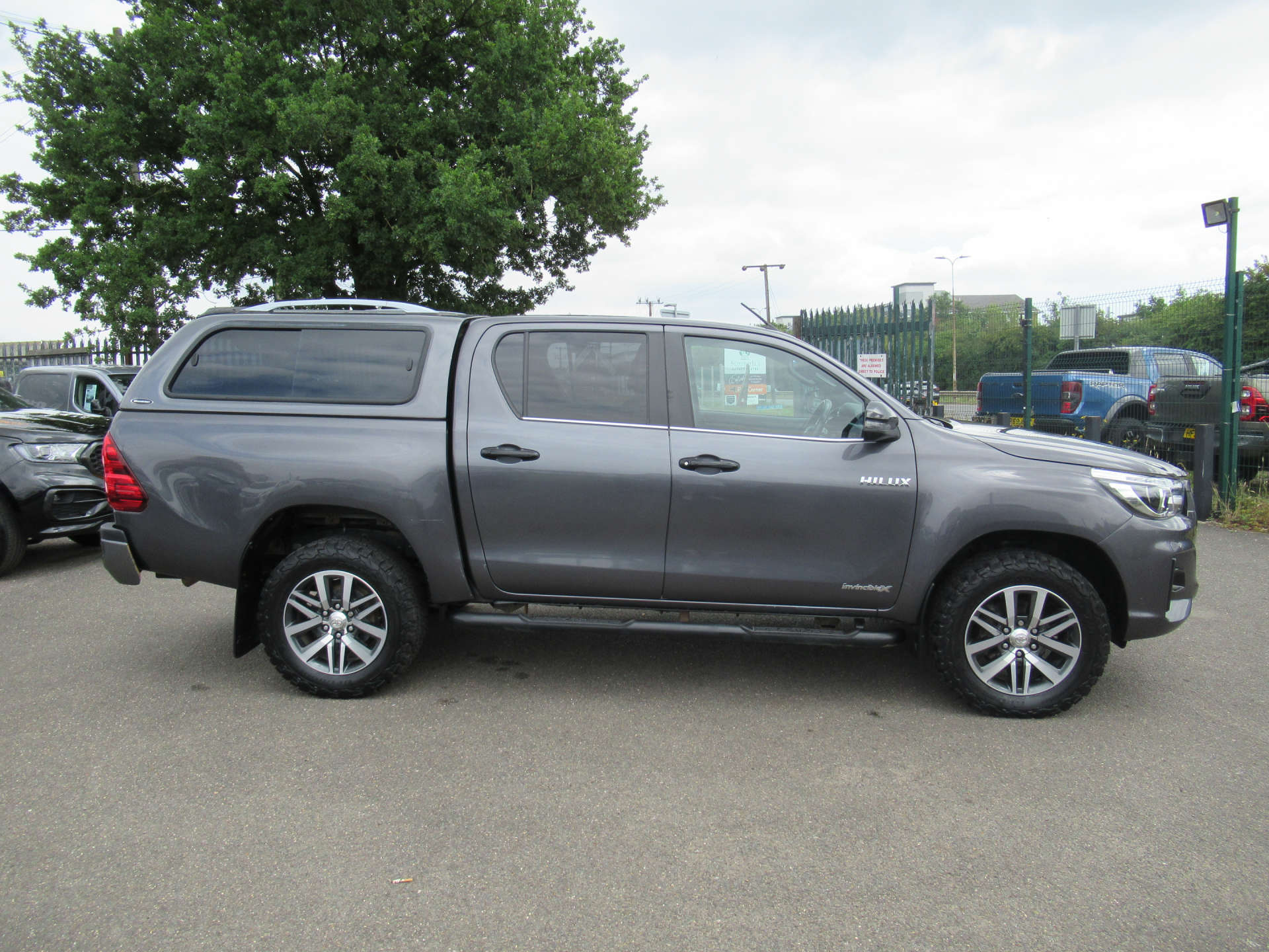 TOYOTA HILUX 2.4 HI-Luxury Invincible X D-4D 4WD Double Cab Auto 4WD 5dr #14