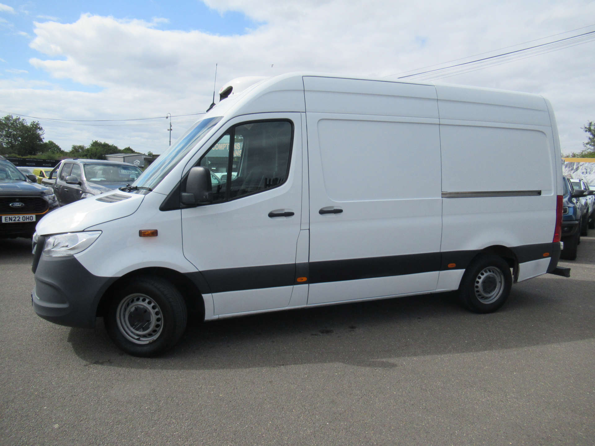 MERCEDES-BENZ sprinter 315 progressive mwb fridge freezer van with overnight standby #2