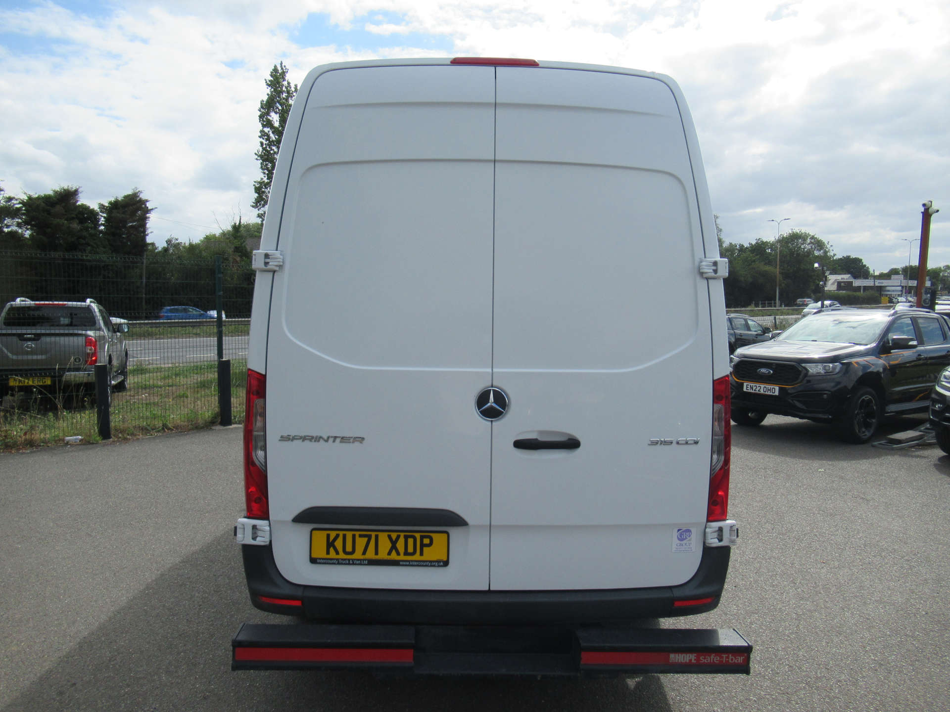 MERCEDES-BENZ sprinter 315 progressive mwb fridge freezer van with overnight standby #9
