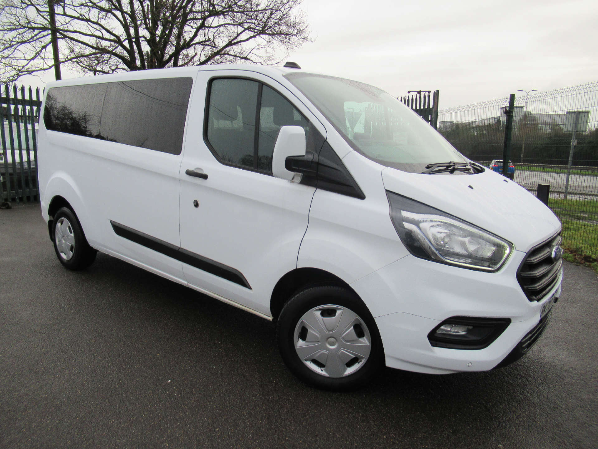 FORD TRANSIT CUSTOM 2.0 320 EcoBlue Trend Kombi Double Cab 5dr Diesel Manual L2 H1 Euro 6 (s/s) (9 Seat) (130 ps) #30