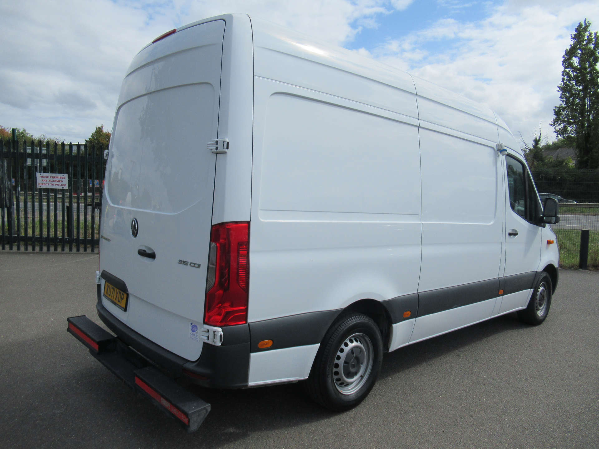 MERCEDES-BENZ sprinter 315 progressive mwb fridge freezer van with overnight standby #14