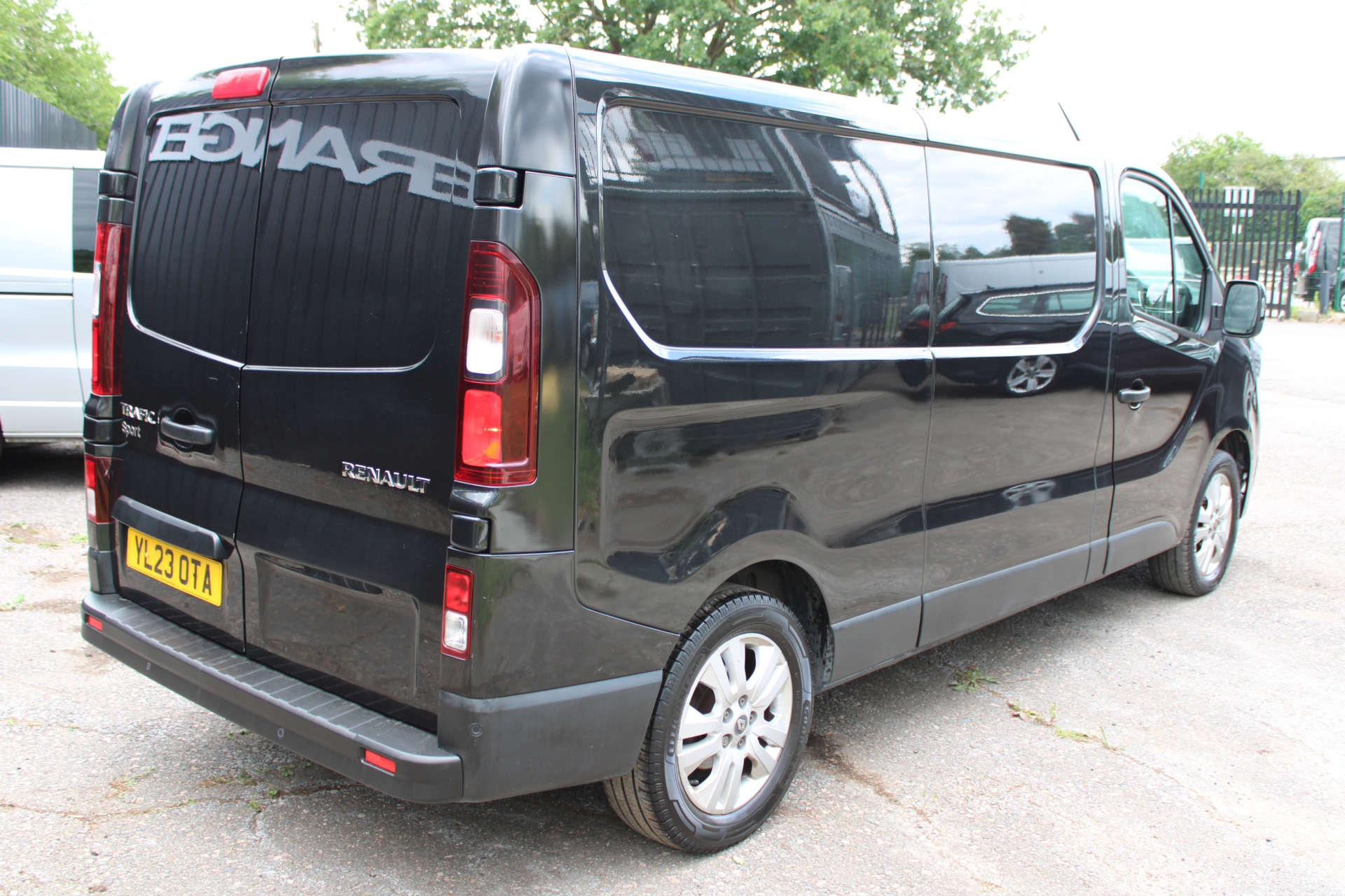 RENAULT TRAFIC 2.0 Trafic LL30 Sport Blue dCi #25