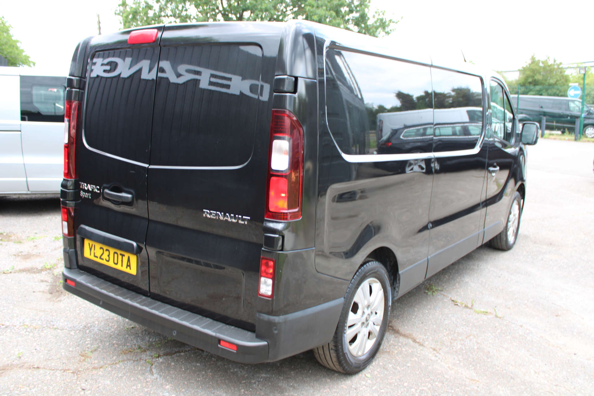 RENAULT TRAFIC 2.0 Trafic LL30 Sport Blue dCi #26