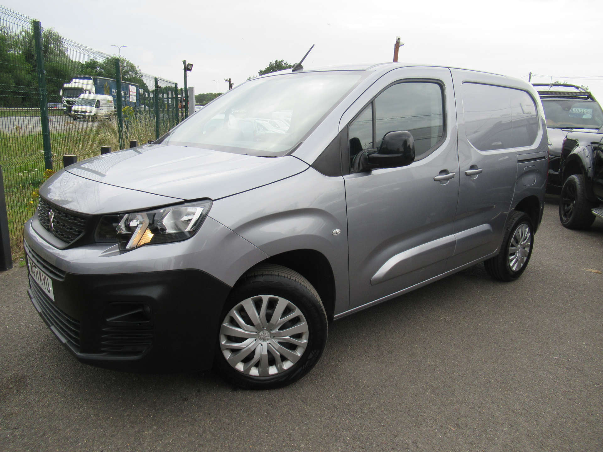 PEUGEOT PARTNER 1.5 Partner Professional Premium Blue HDi #0