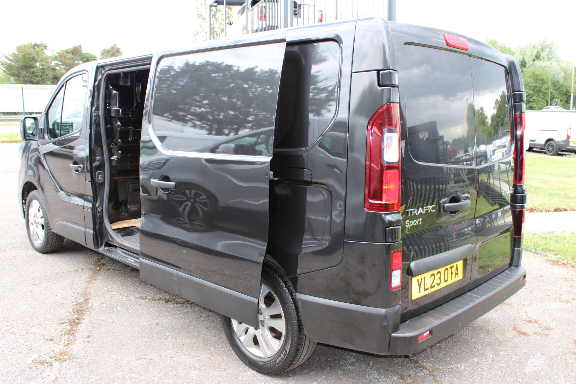 RENAULT TRAFIC 2.0 Trafic LL30 Sport Blue dCi #33