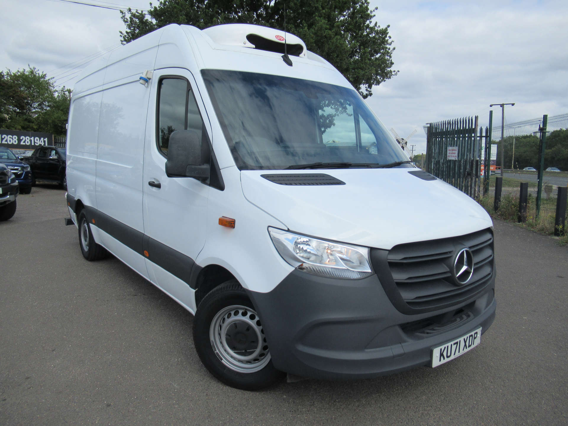MERCEDES-BENZ sprinter 315 progressive mwb fridge freezer van with overnight standby #31