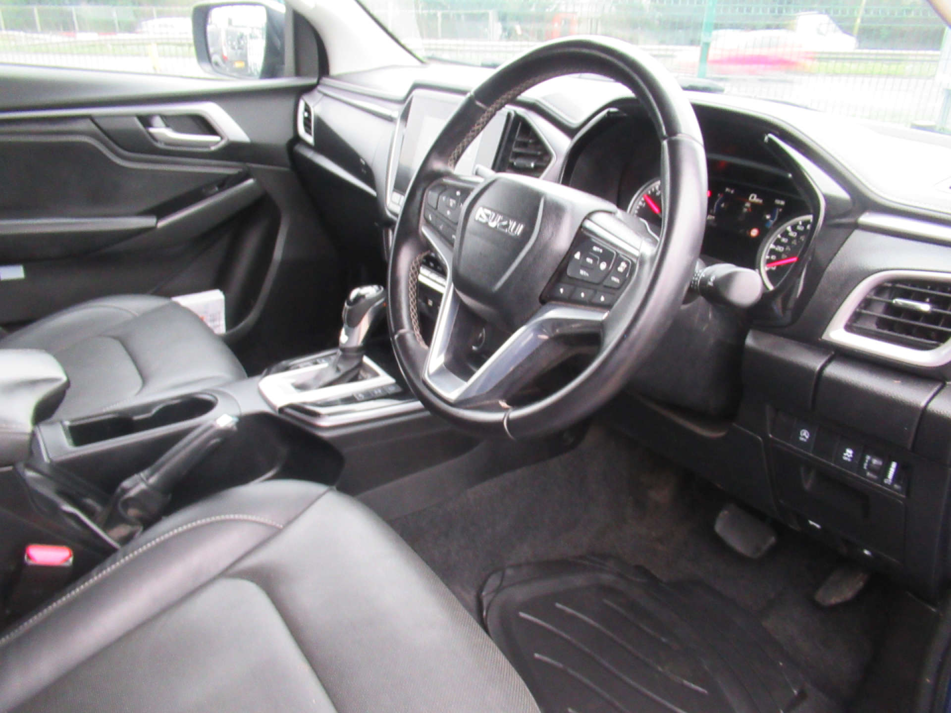 ISUZU D-MAX 1.9 D-Max DL40 Auto 4WD #12