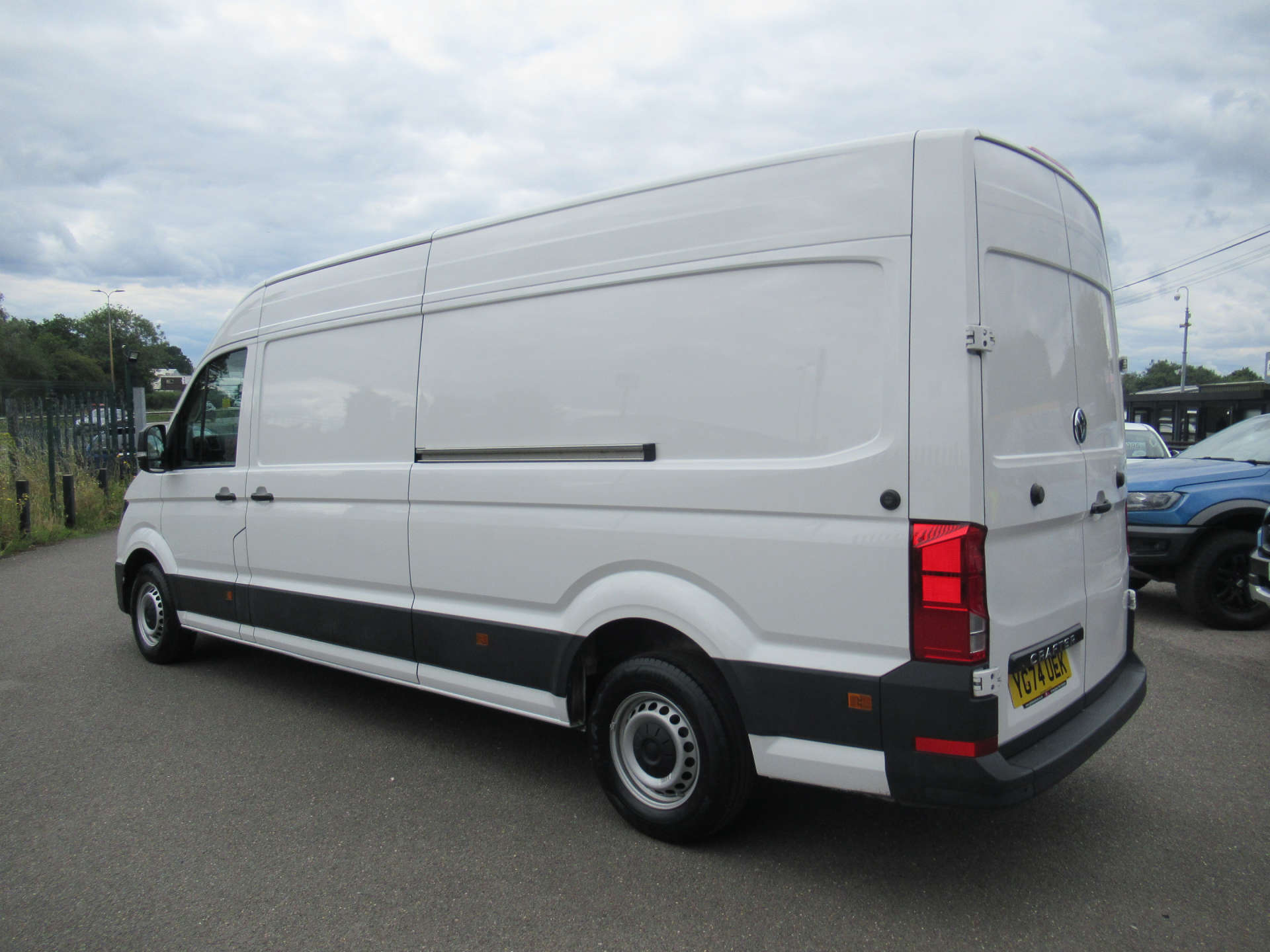 VOLKSWAGEN CRAFTER 2.0 CRAFTER CR35 COMMERCE + TDI 5dr #6